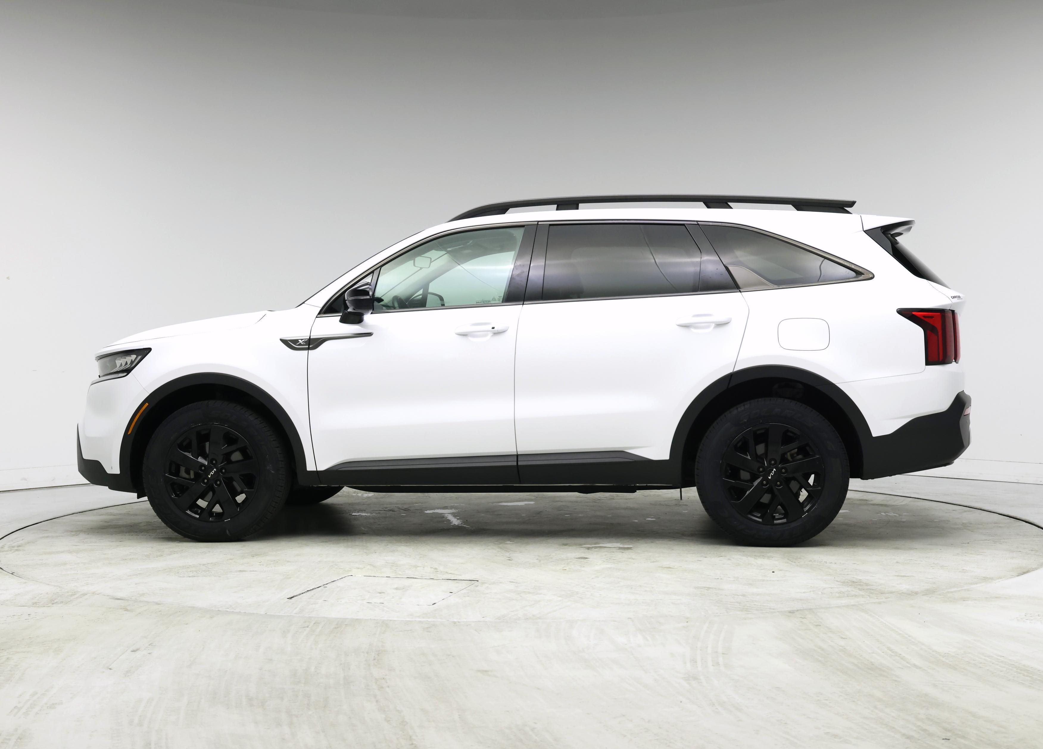 Thumbnail: 2022 Kia Sorento - 3