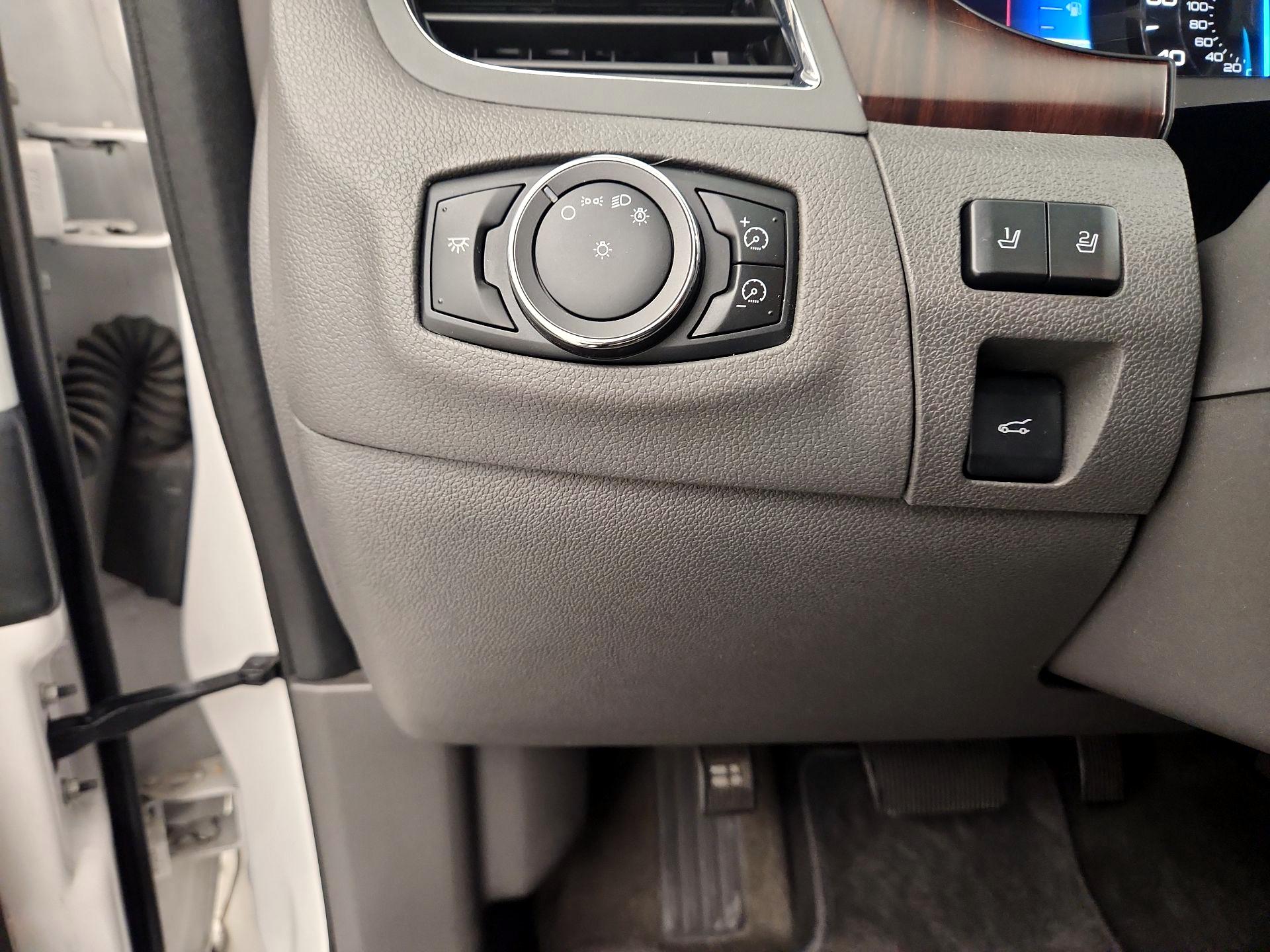 Thumbnail: 2013 Ford Edge - 13