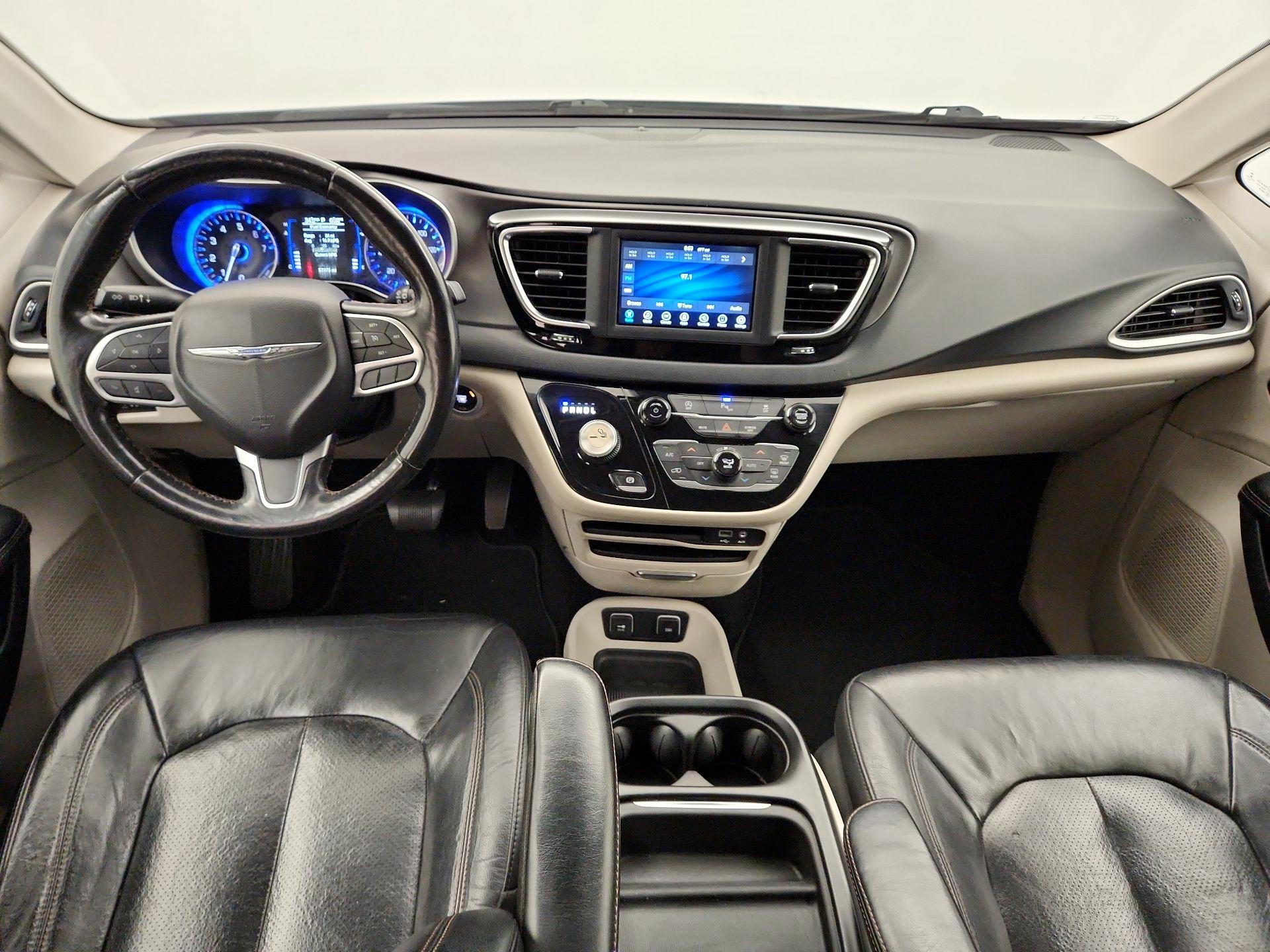 Thumbnail: 2020 Chrysler Pacifica - 9