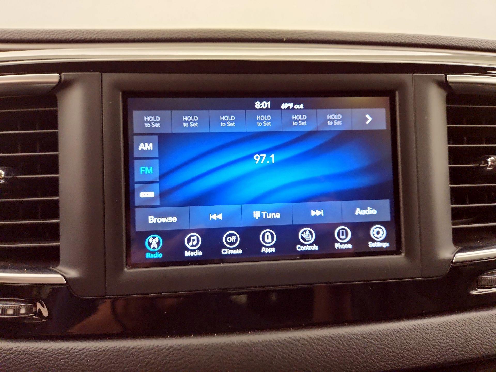 Thumbnail: 2020 Chrysler Pacifica - 15