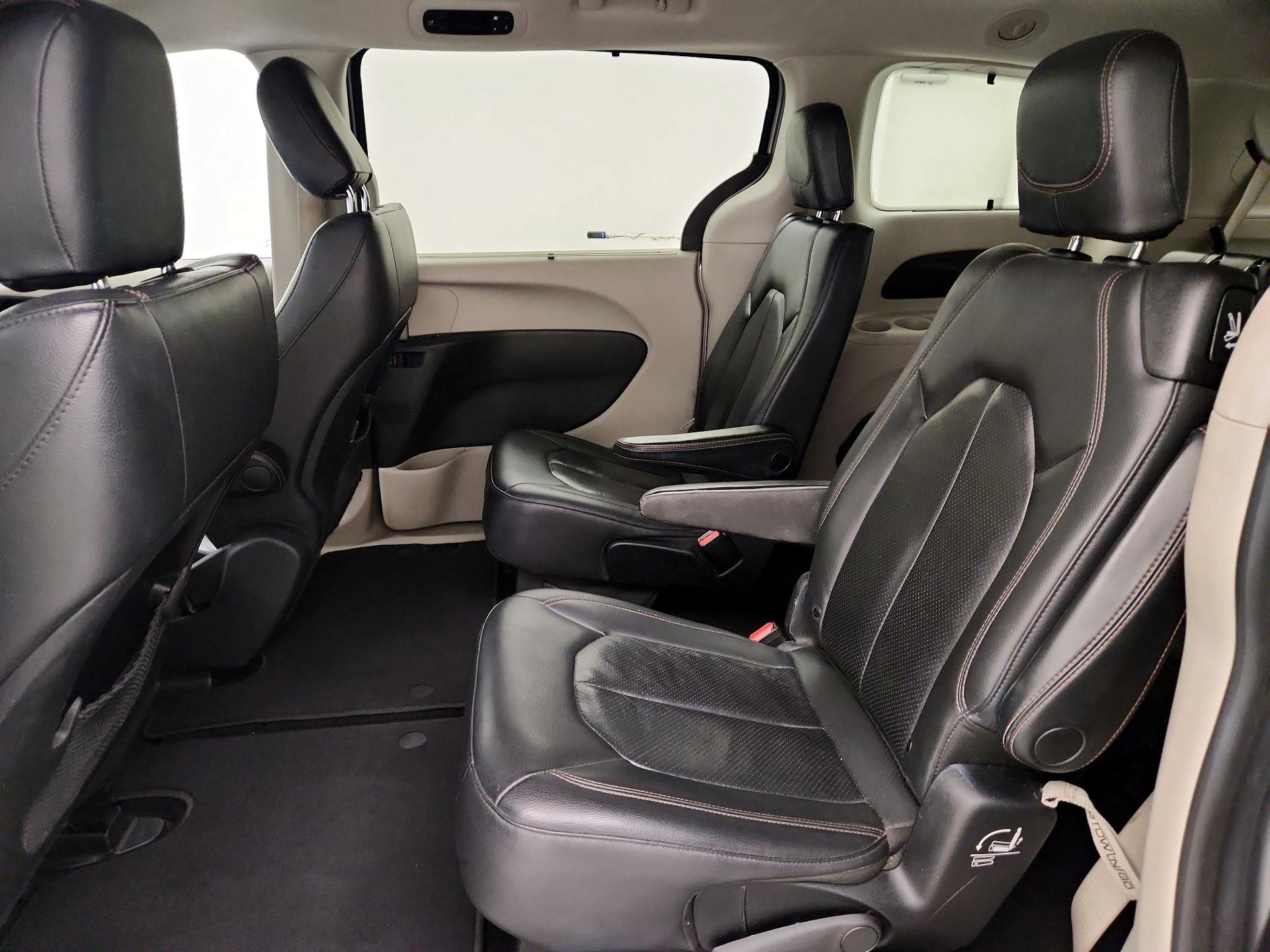 Thumbnail: 2020 Chrysler Pacifica - 19