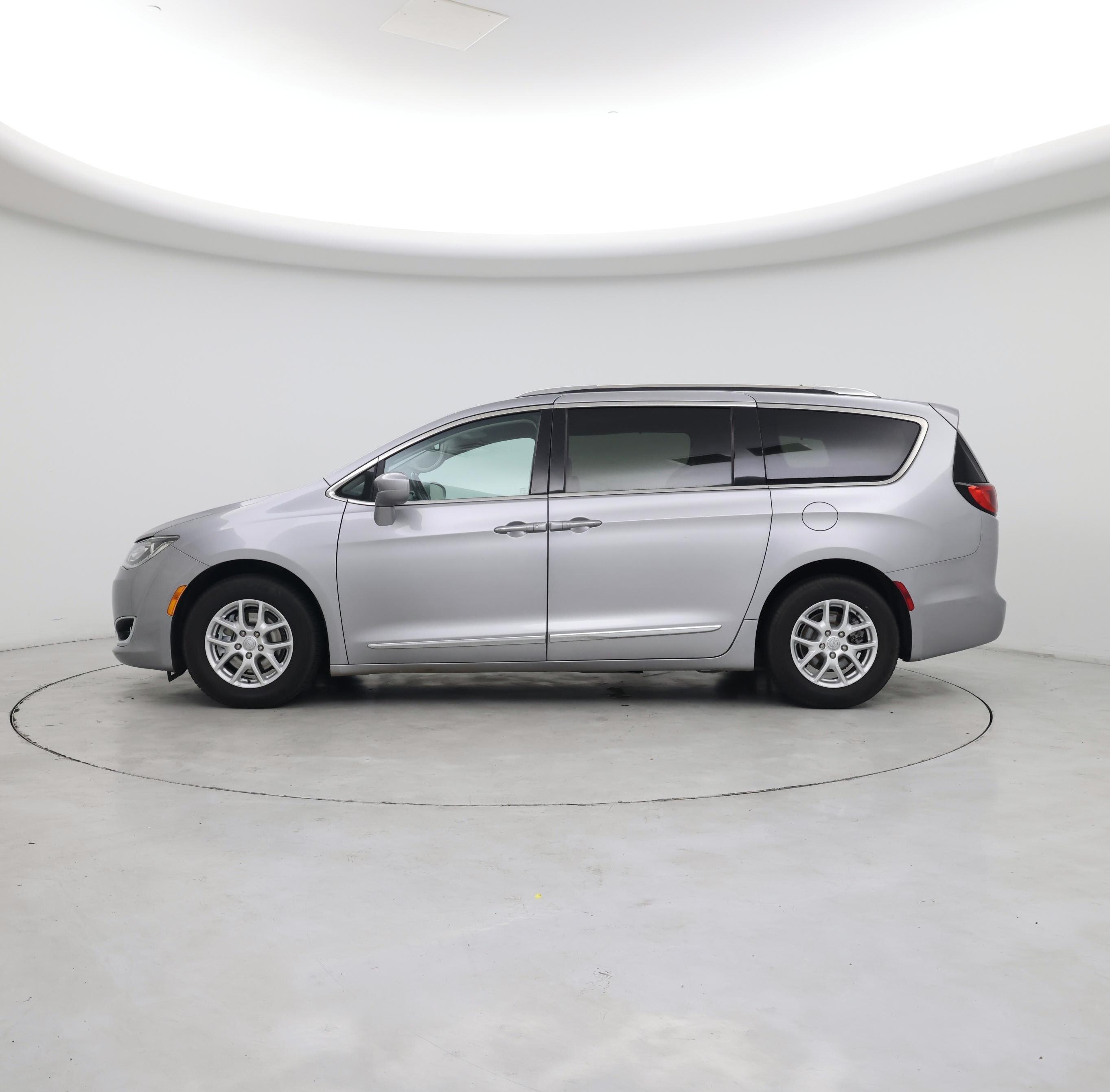 Thumbnail: 2020 Chrysler Pacifica - 3