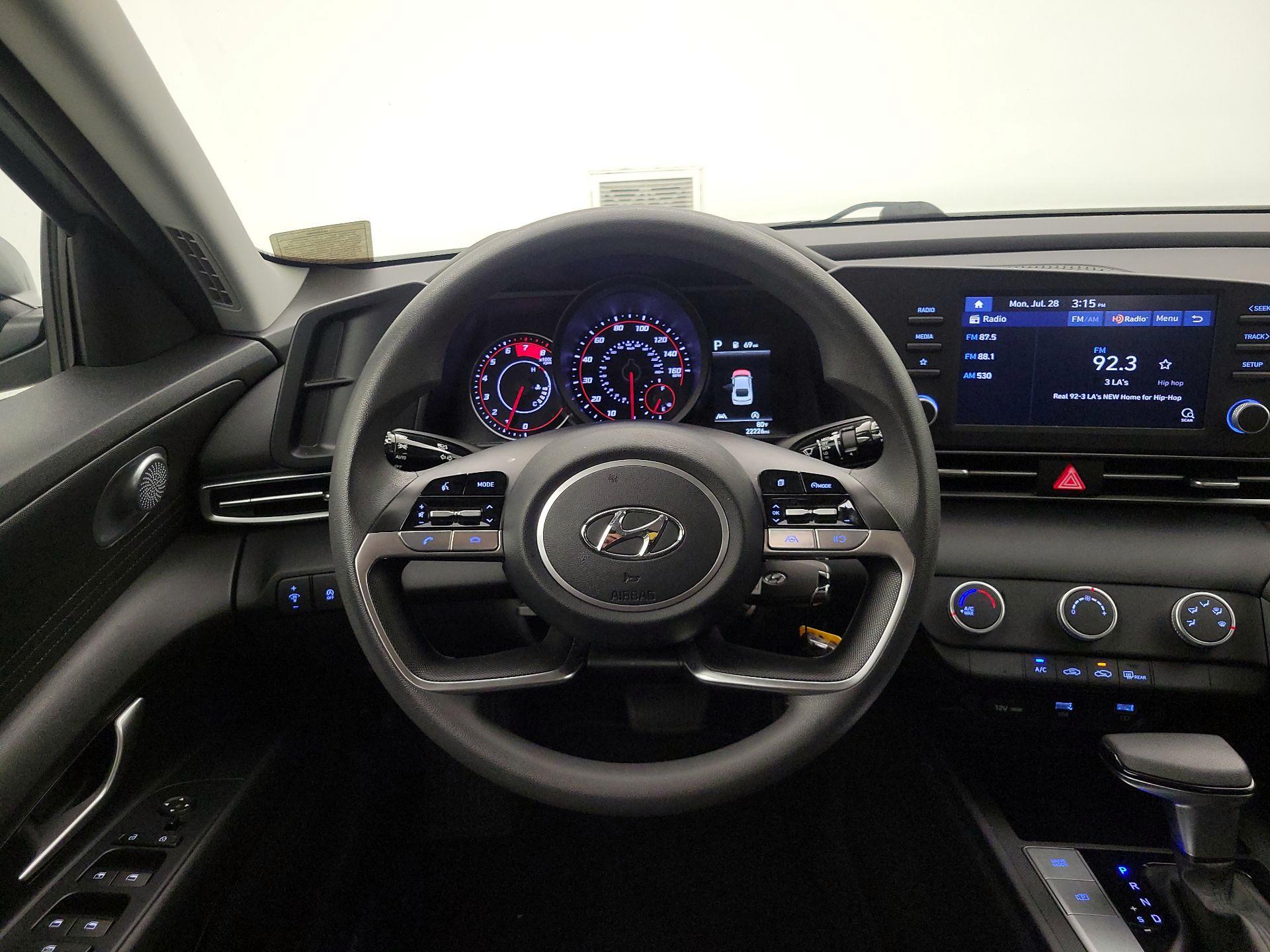 Thumbnail: 2022 Hyundai Elantra - 10