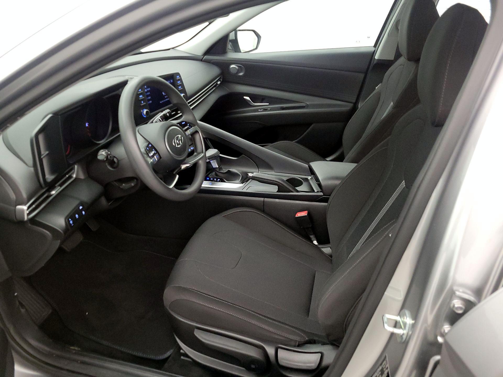 Thumbnail: 2022 Hyundai Elantra - 11