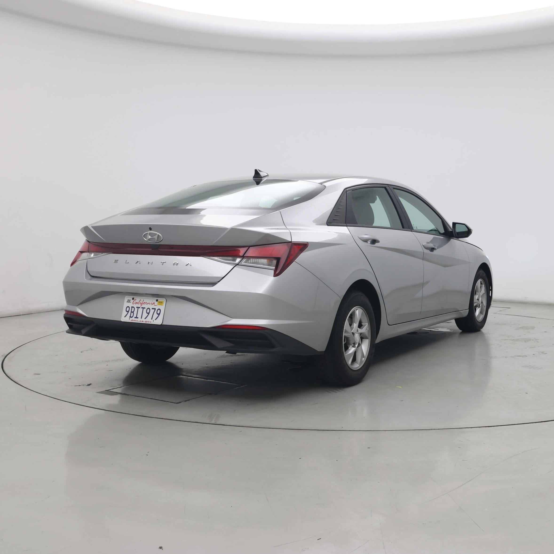 Thumbnail: 2022 Hyundai Elantra - 8