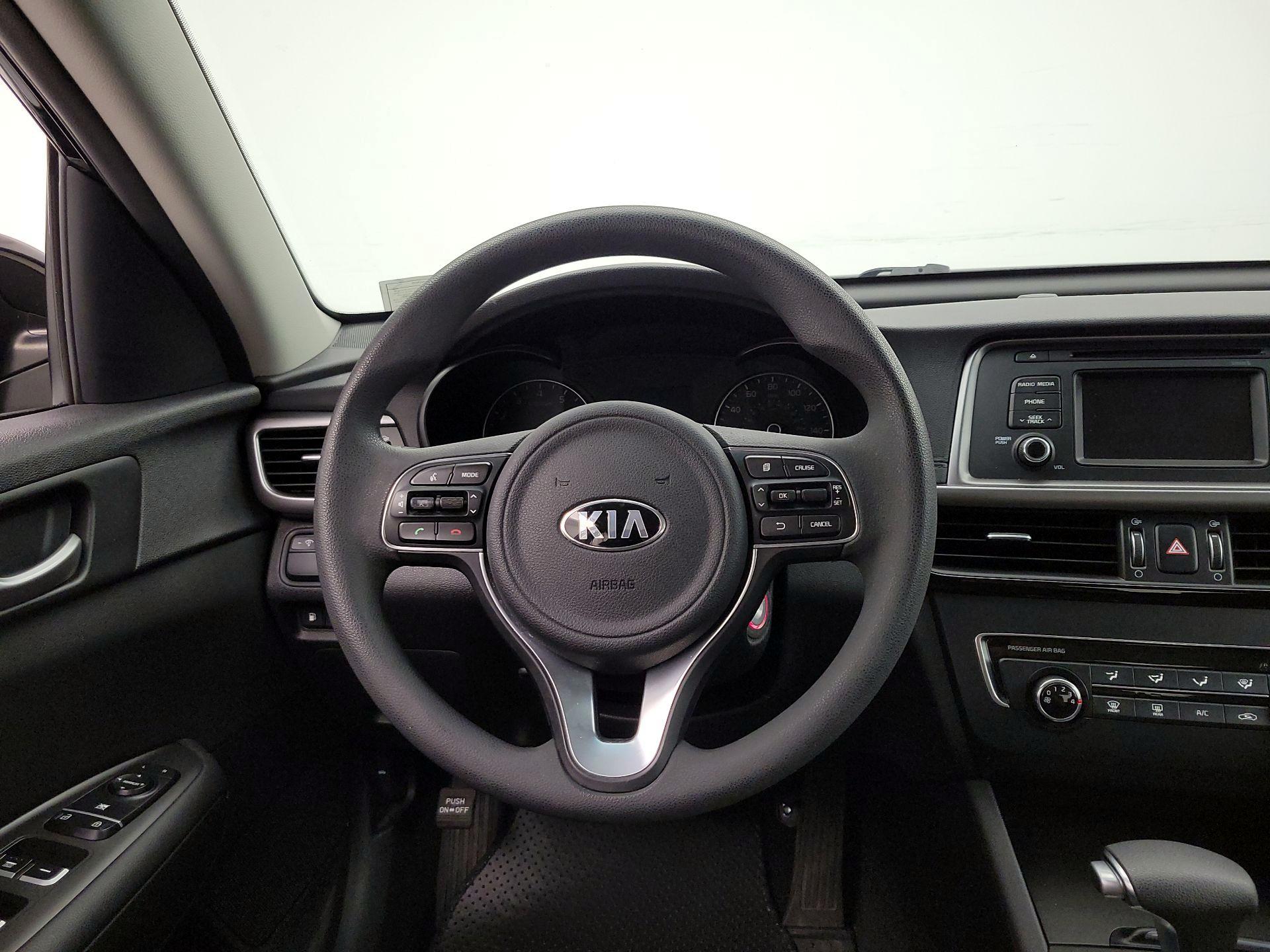 Thumbnail: 2017 Kia Optima - 10