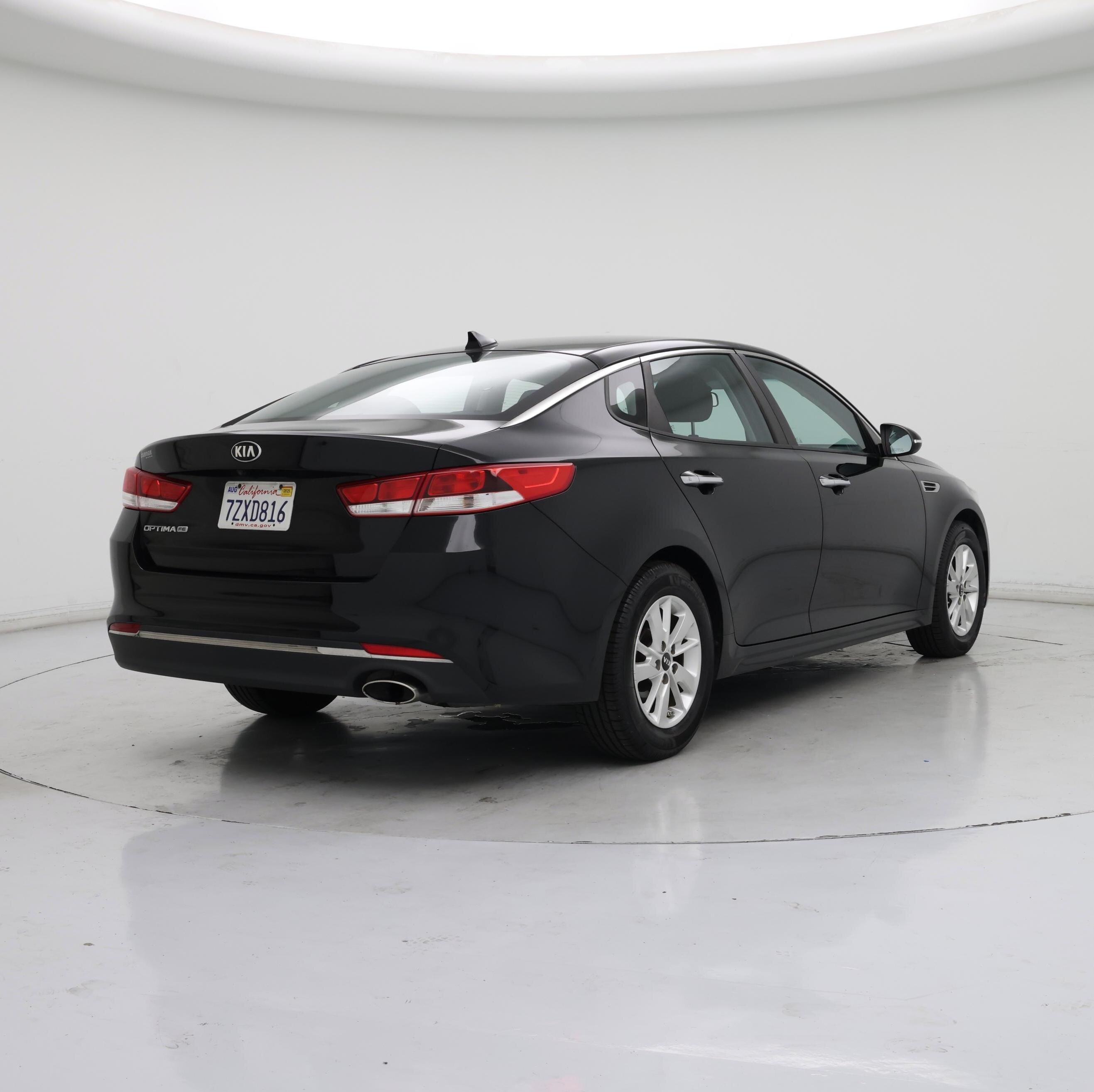 Thumbnail: 2017 Kia Optima - 8