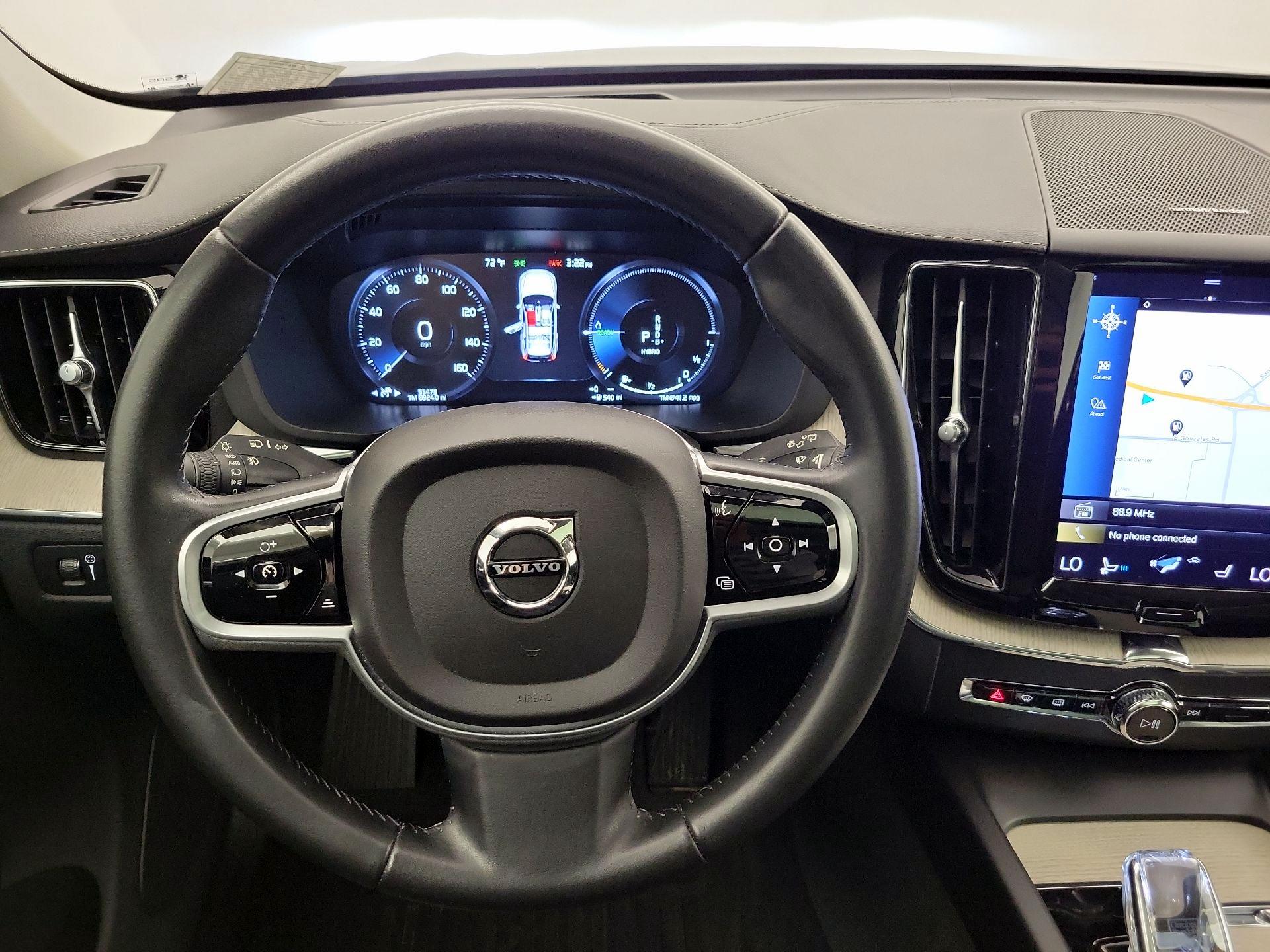 Thumbnail: 2021 Volvo XC60 - 10