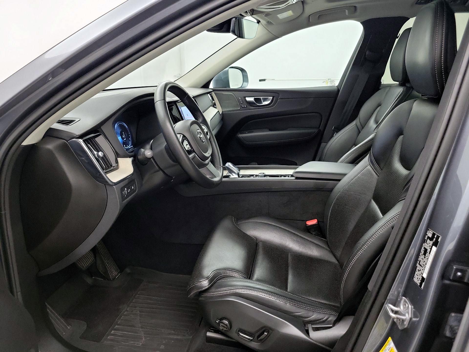 Thumbnail: 2021 Volvo XC60 - 11