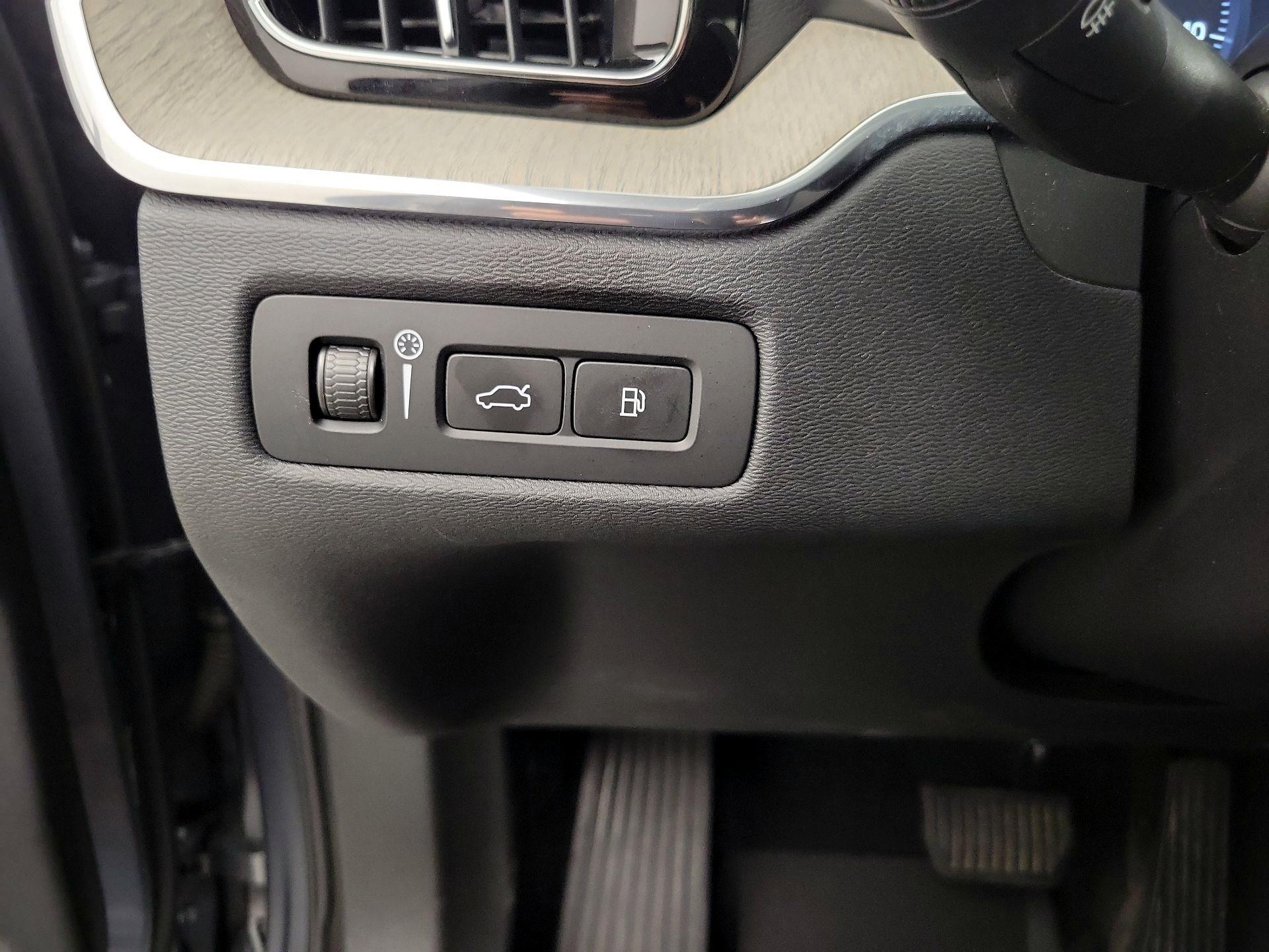 Thumbnail: 2021 Volvo XC60 - 13