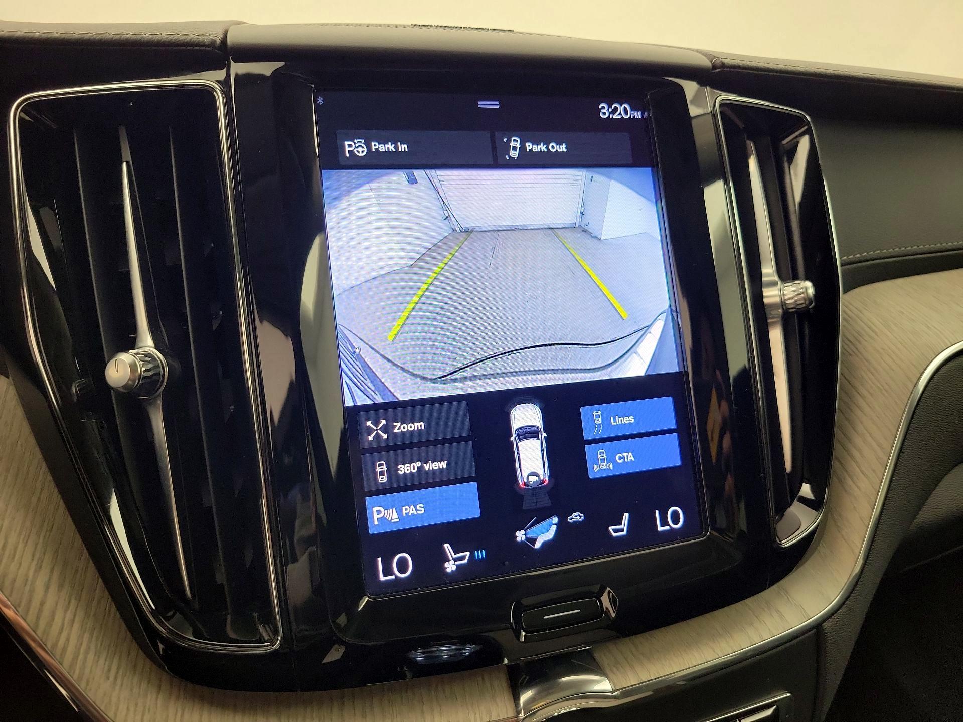 Thumbnail: 2021 Volvo XC60 - 15