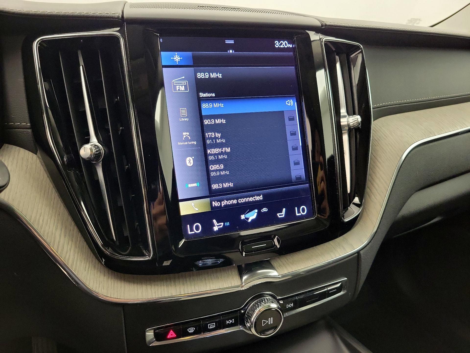 Thumbnail: 2021 Volvo XC60 - 16