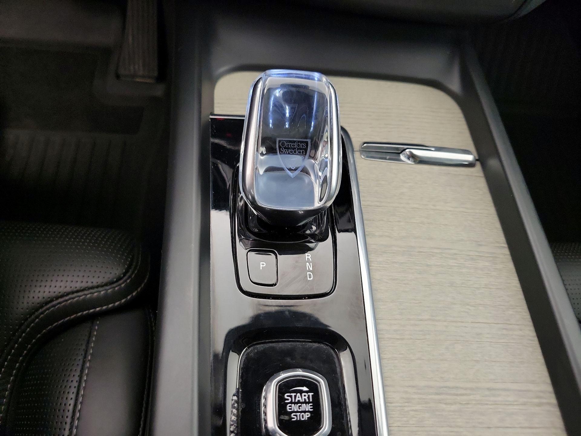Thumbnail: 2021 Volvo XC60 - 18