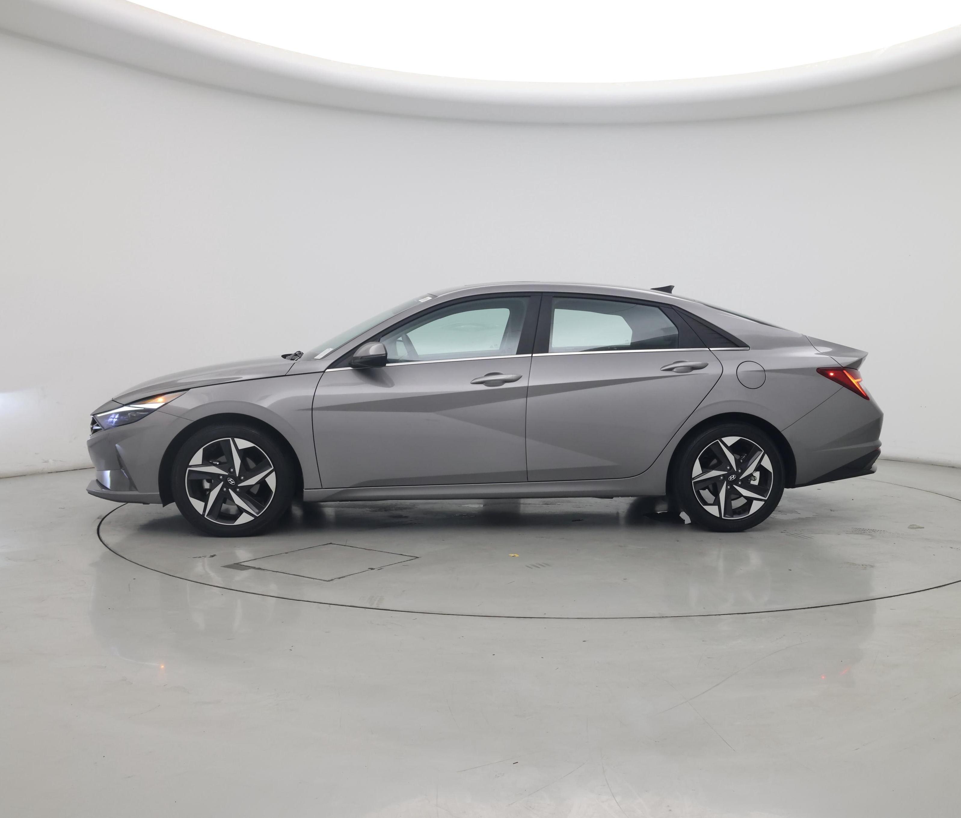 Thumbnail: 2022 Hyundai Elantra - 3