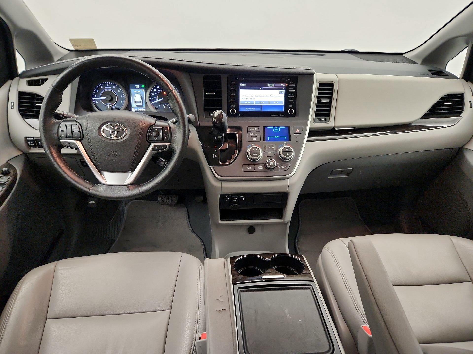 Thumbnail: 2020 Toyota Sienna - 9