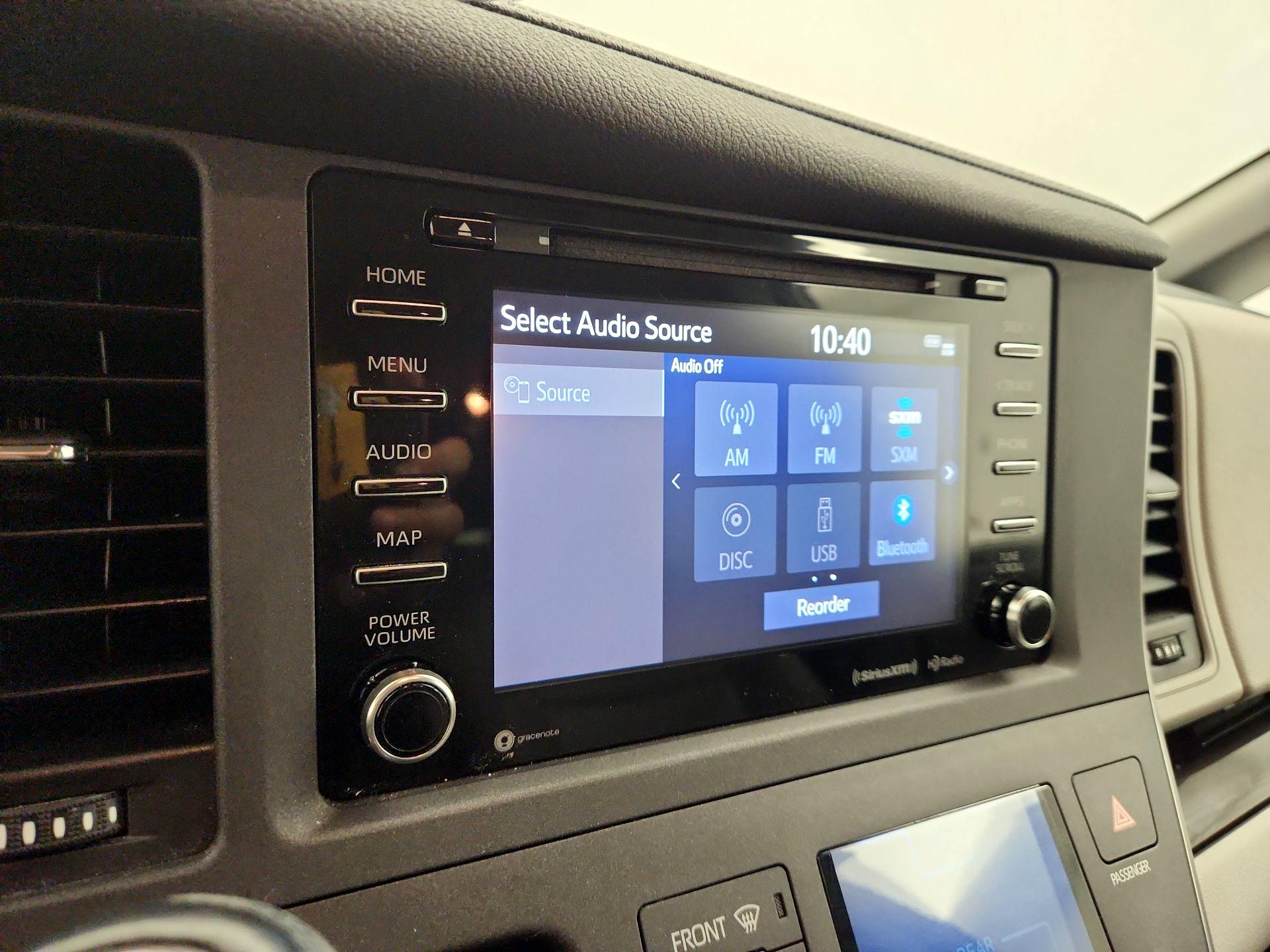 Thumbnail: 2020 Toyota Sienna - 15