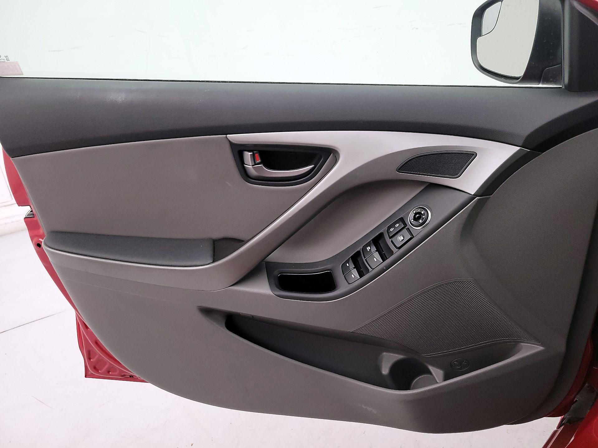 Thumbnail: 2014 Hyundai Elantra - 12