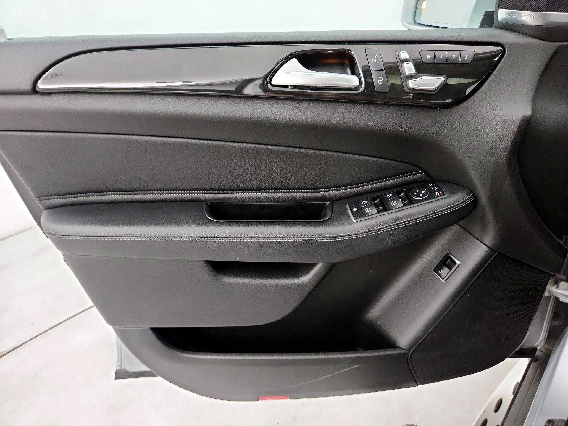 Thumbnail: 2017 Mercedes-Benz GLS - 12