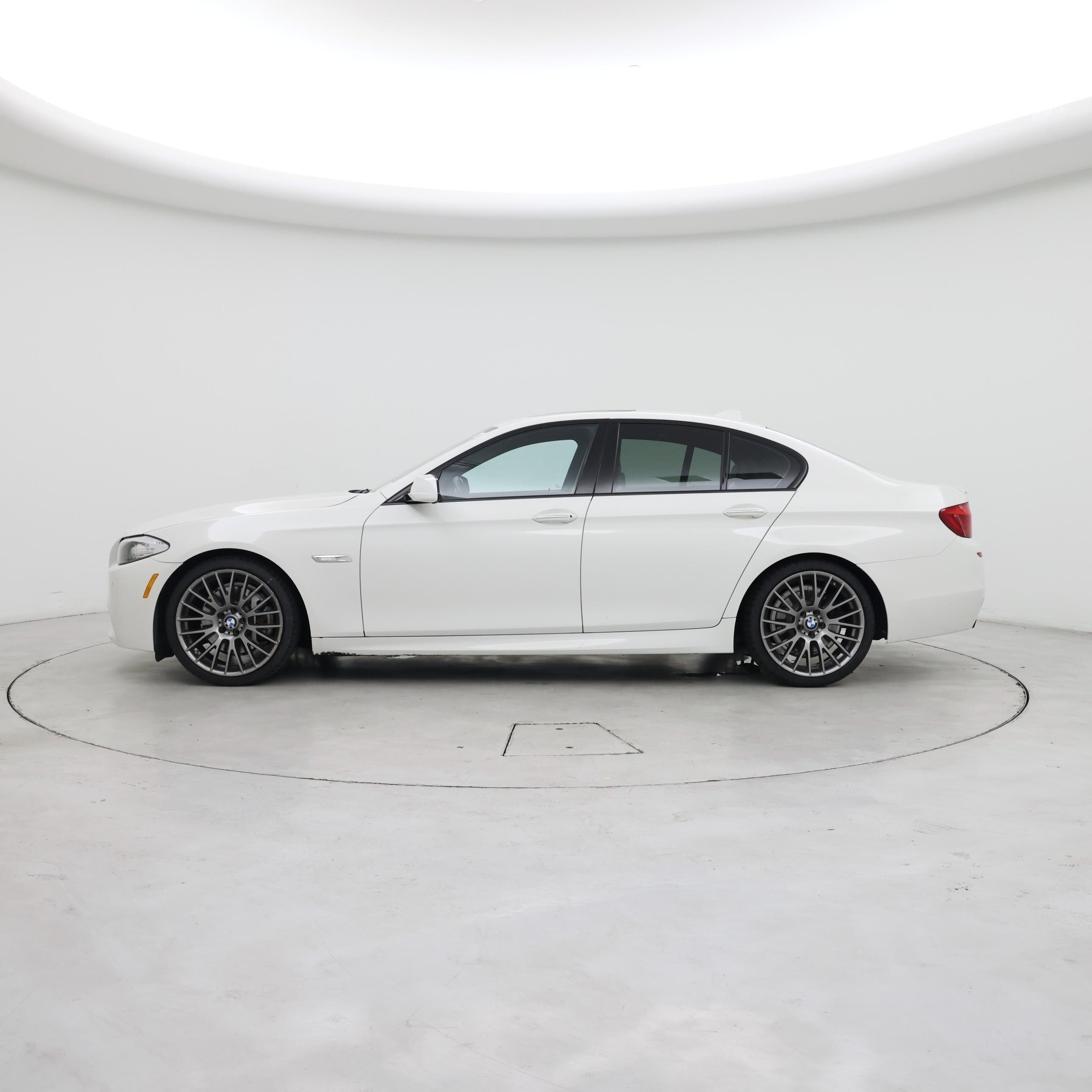 Thumbnail: 2013 BMW 5 Series - 3
