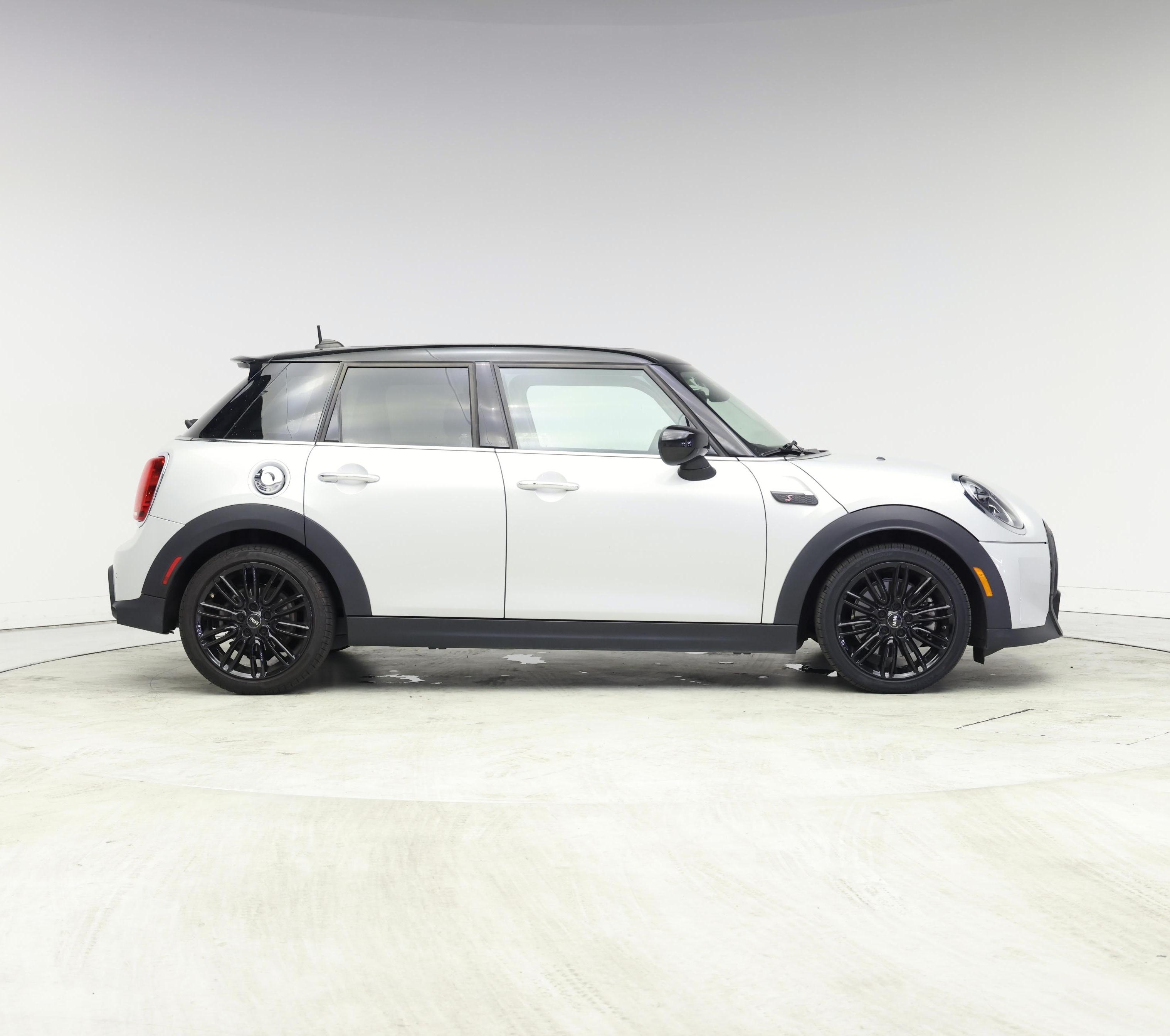 Thumbnail: 2022 MINI Cooper Hardtop - 7