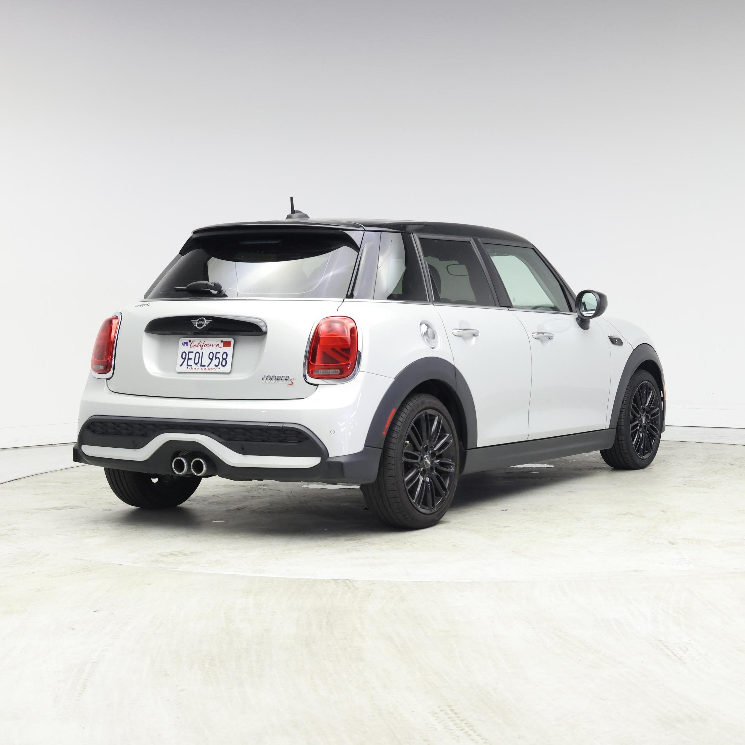 Thumbnail: 2022 MINI Cooper Hardtop - 8