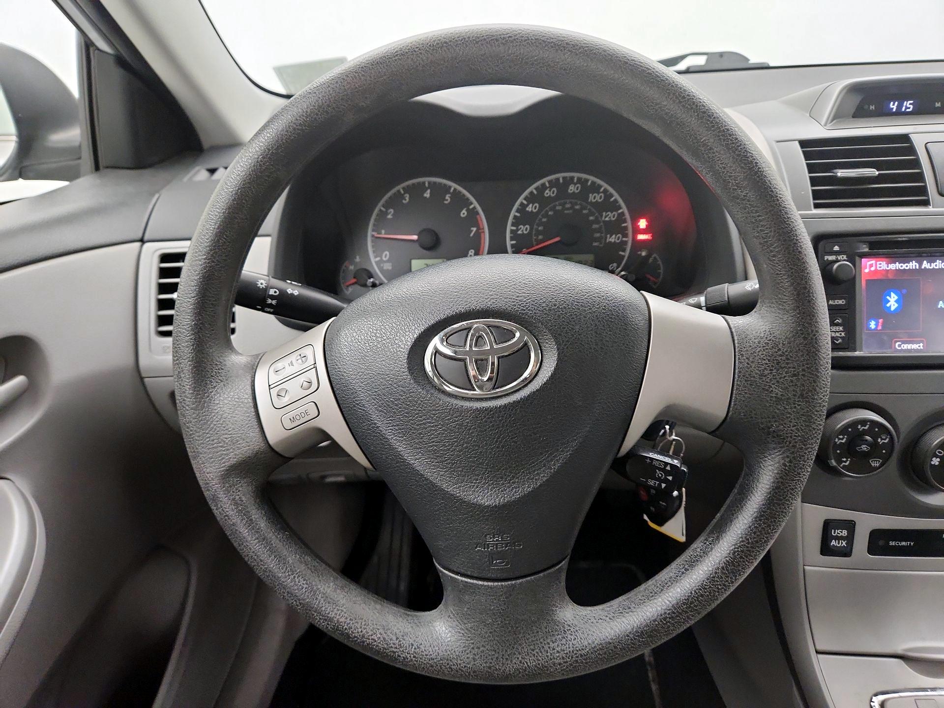 Thumbnail: 2013 Toyota Corolla - 10