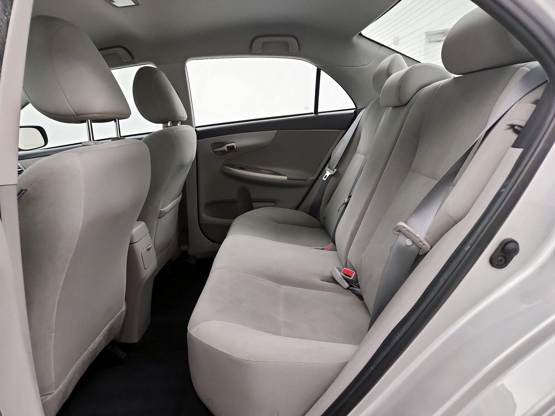 Thumbnail: 2013 Toyota Corolla - 18