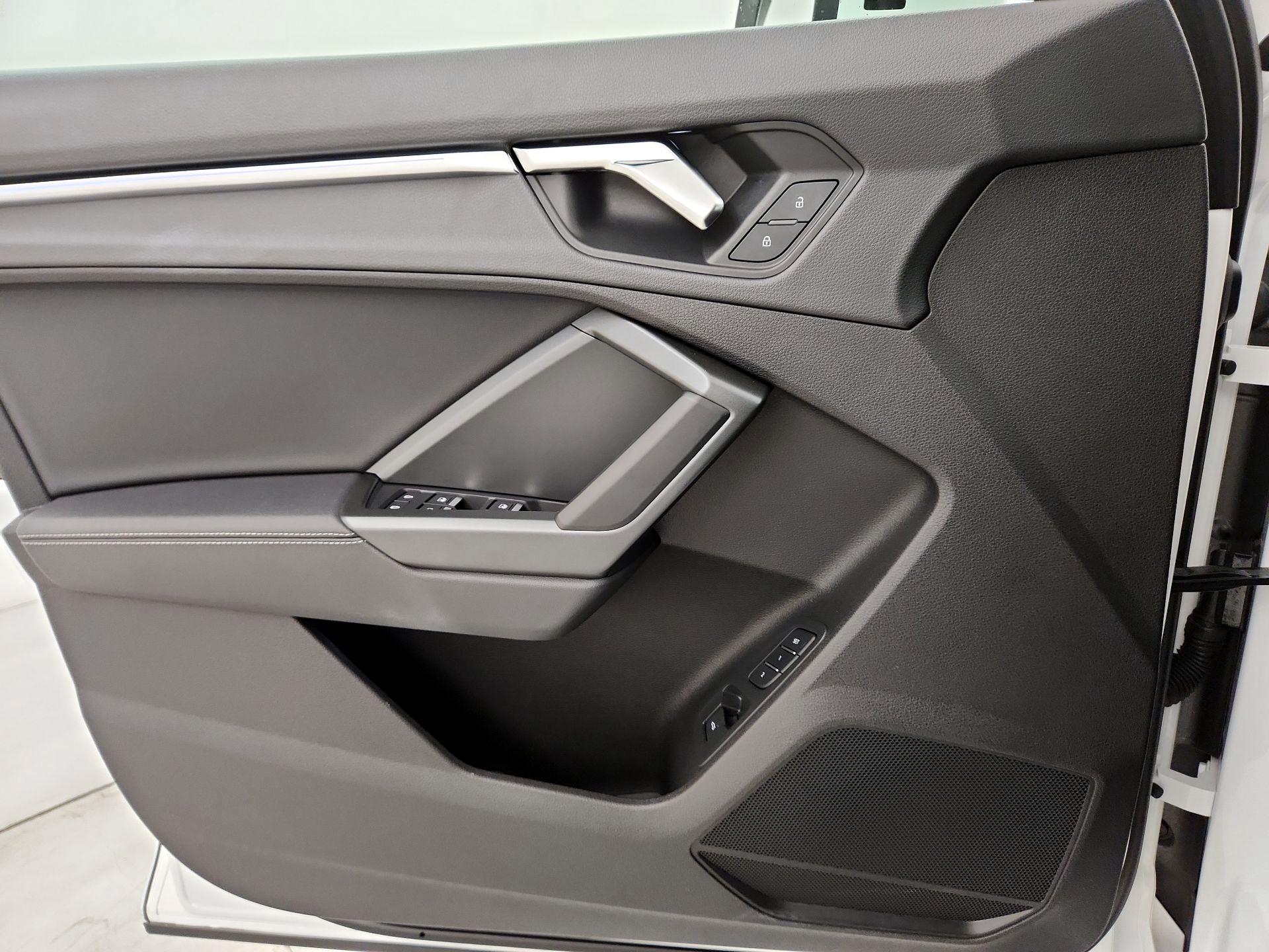 Thumbnail: 2022 Audi Q3 - 12