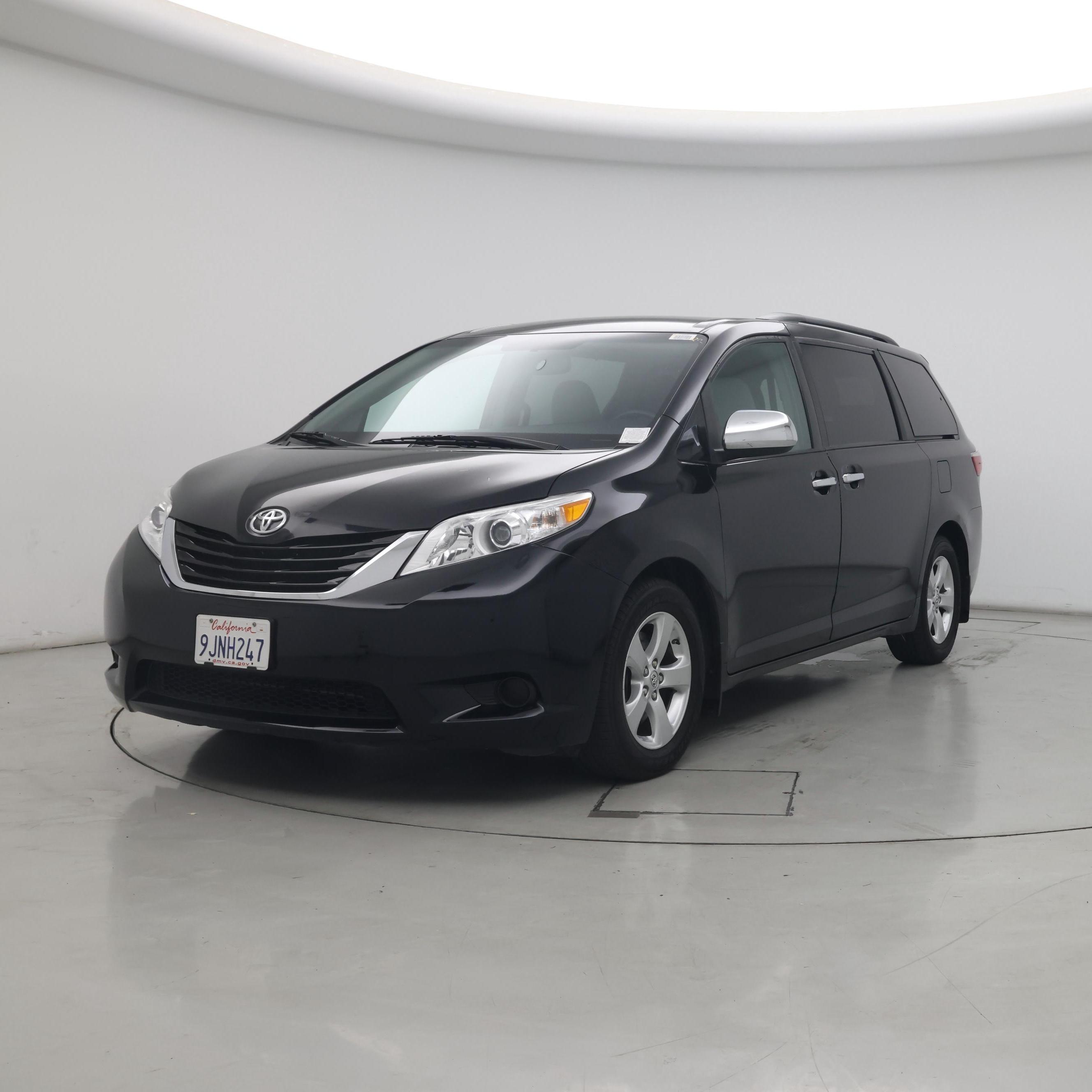 Thumbnail: 2017 Toyota Sienna - 4