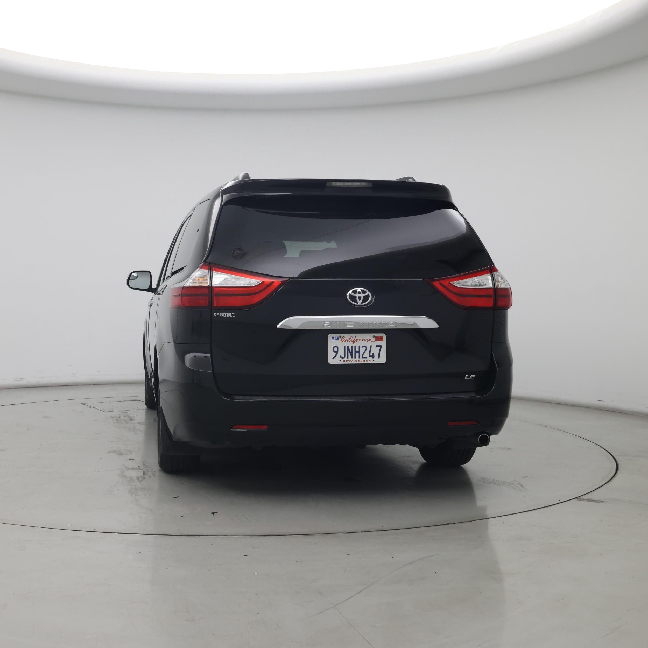 Thumbnail: 2017 Toyota Sienna - 6