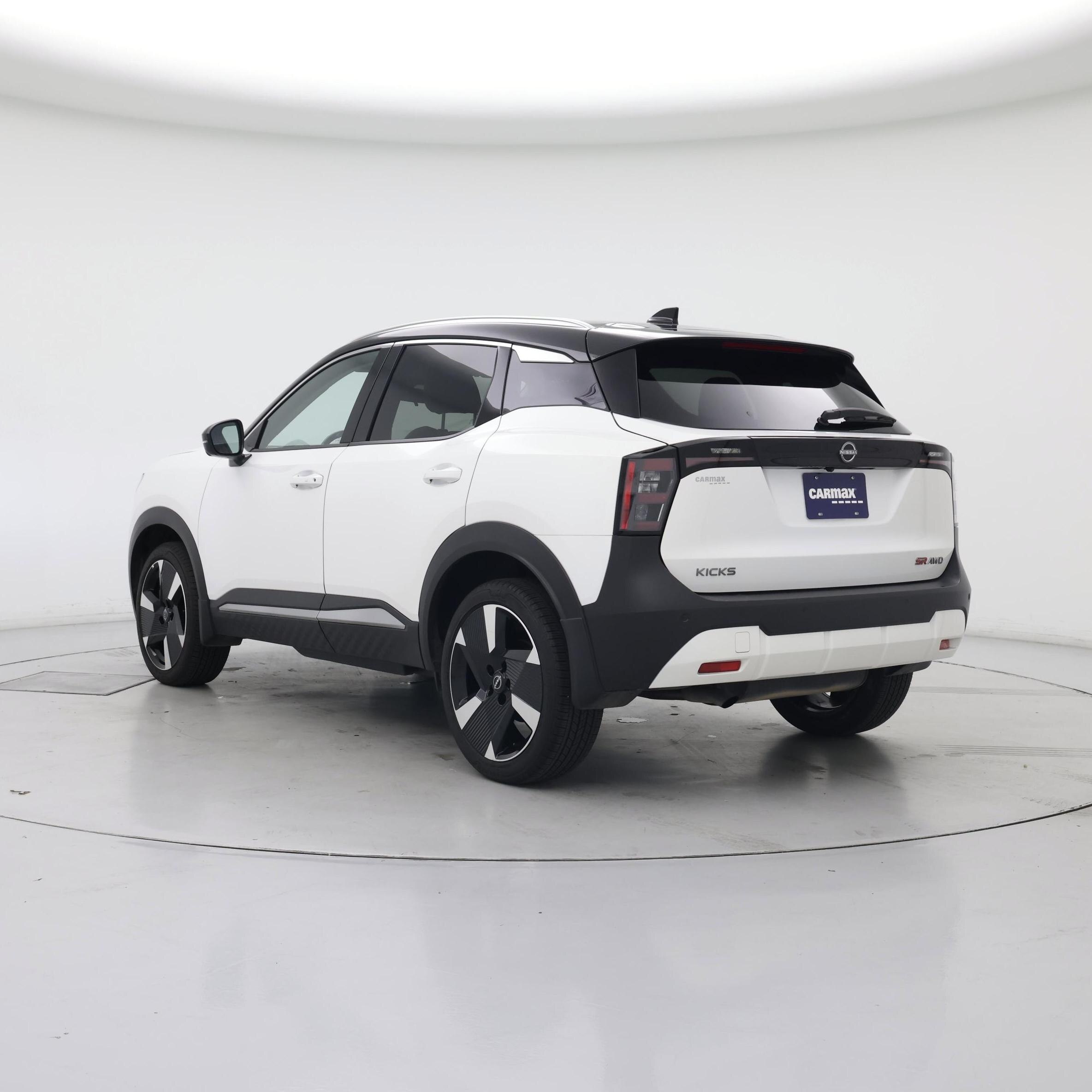 Thumbnail: 2025 Nissan Kicks - 2