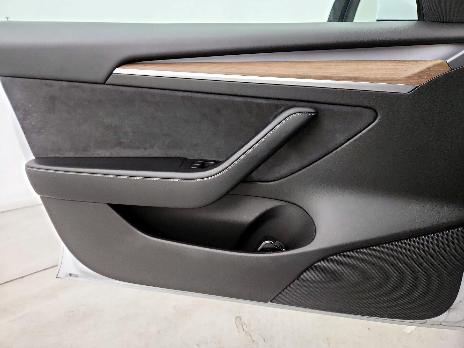 Thumbnail: 2021 Tesla Model 3 - 12