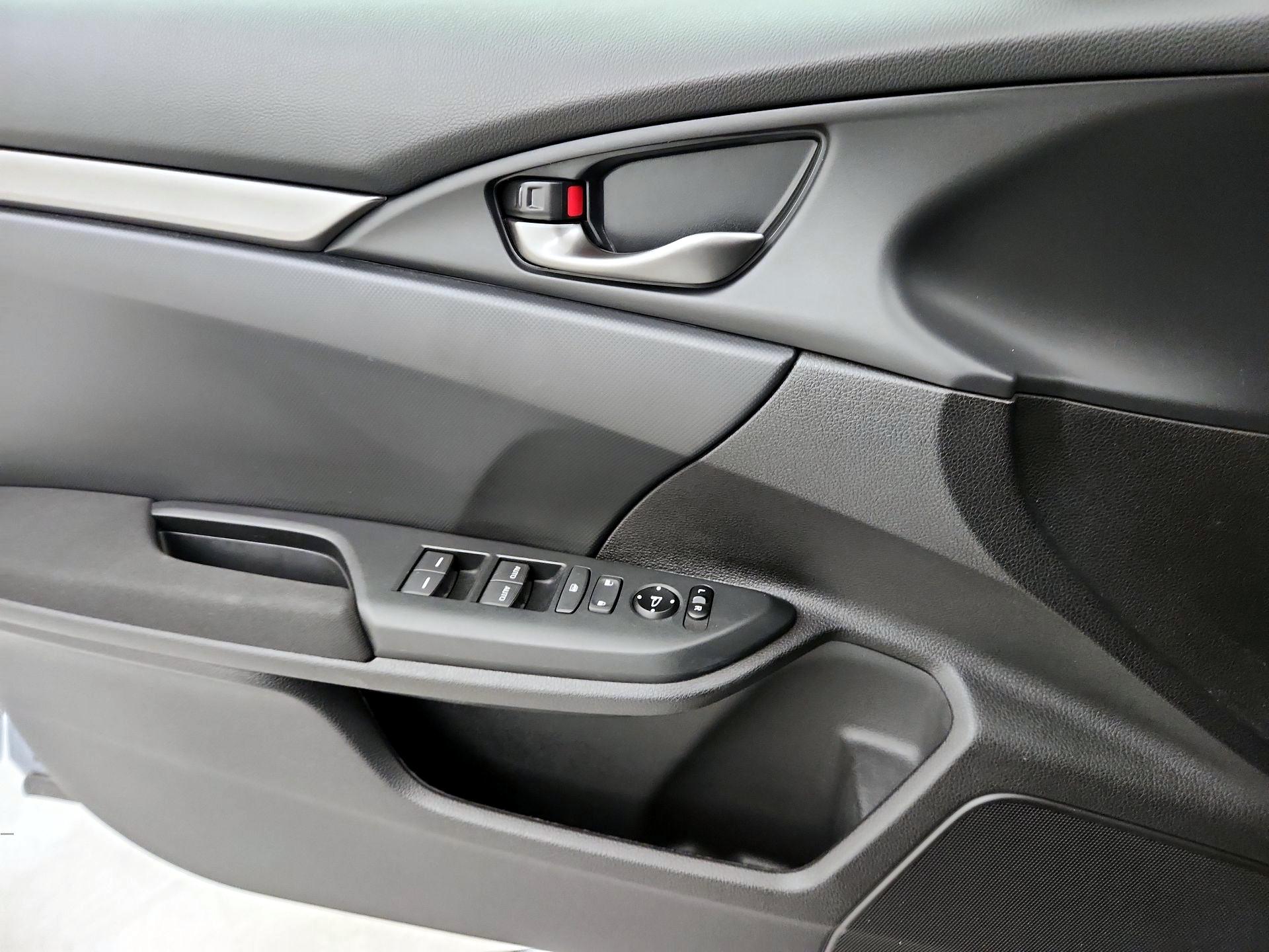 Thumbnail: 2017 Honda Civic - 12