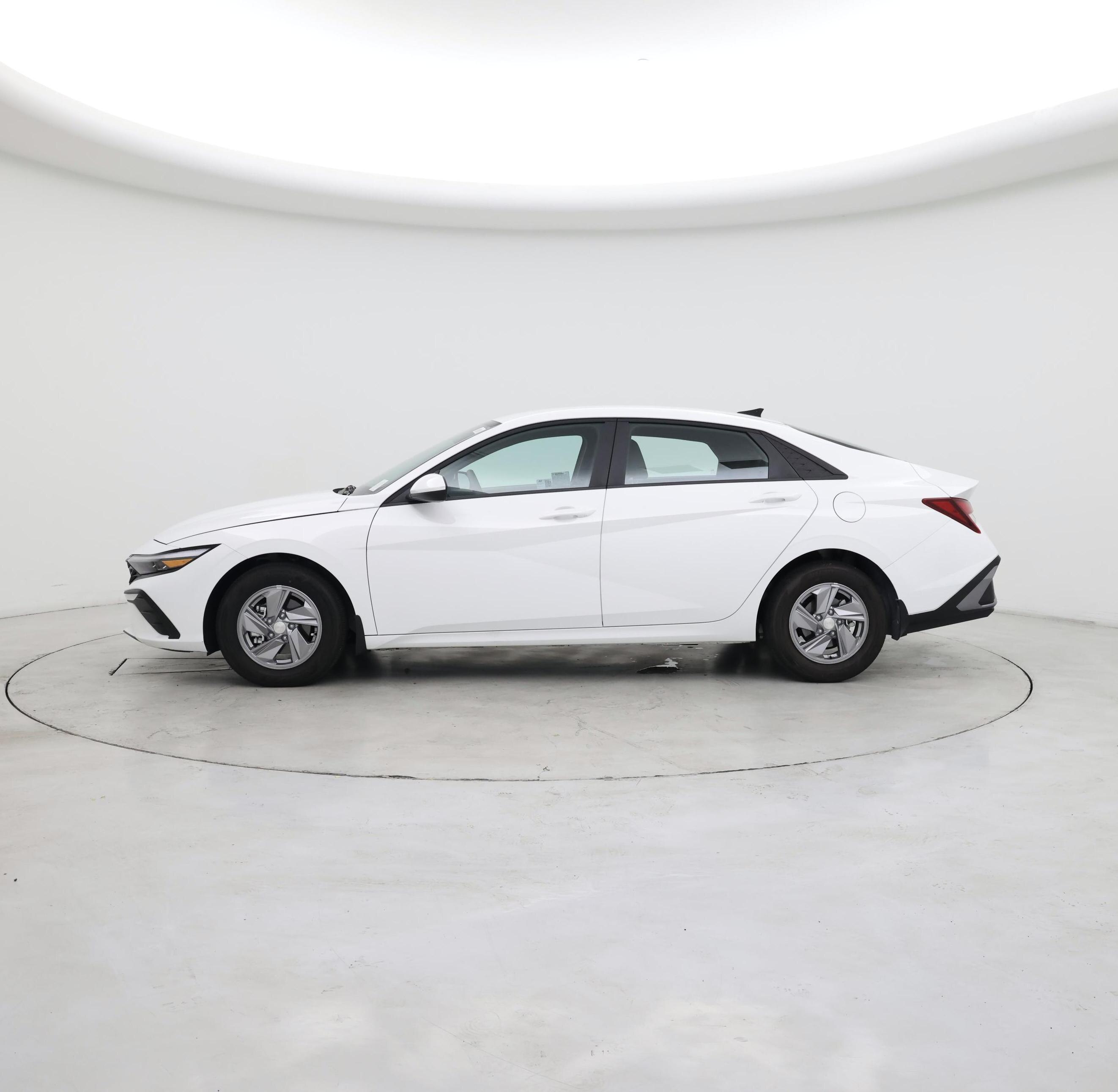 Thumbnail: 2024 Hyundai Elantra - 3