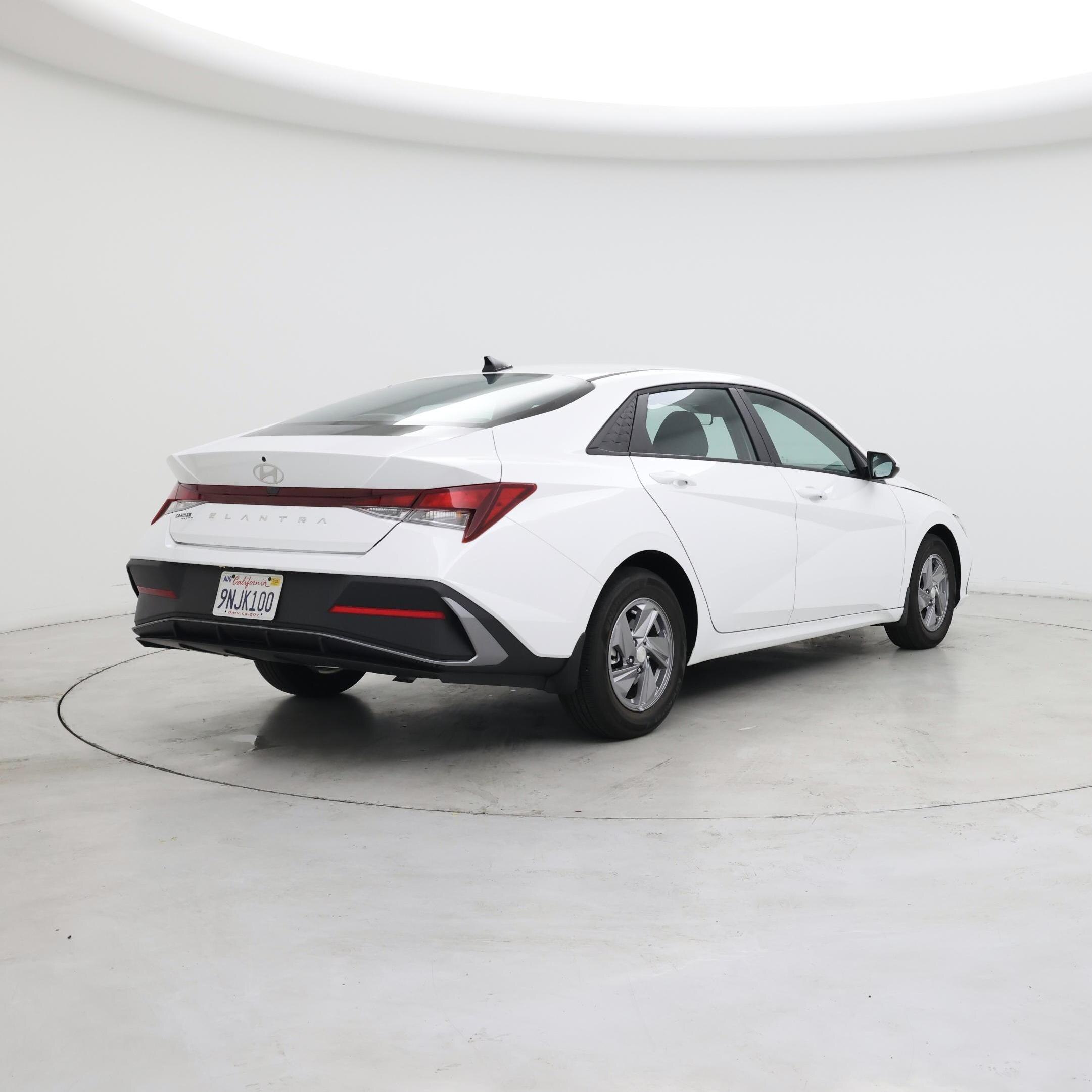 Thumbnail: 2024 Hyundai Elantra - 8
