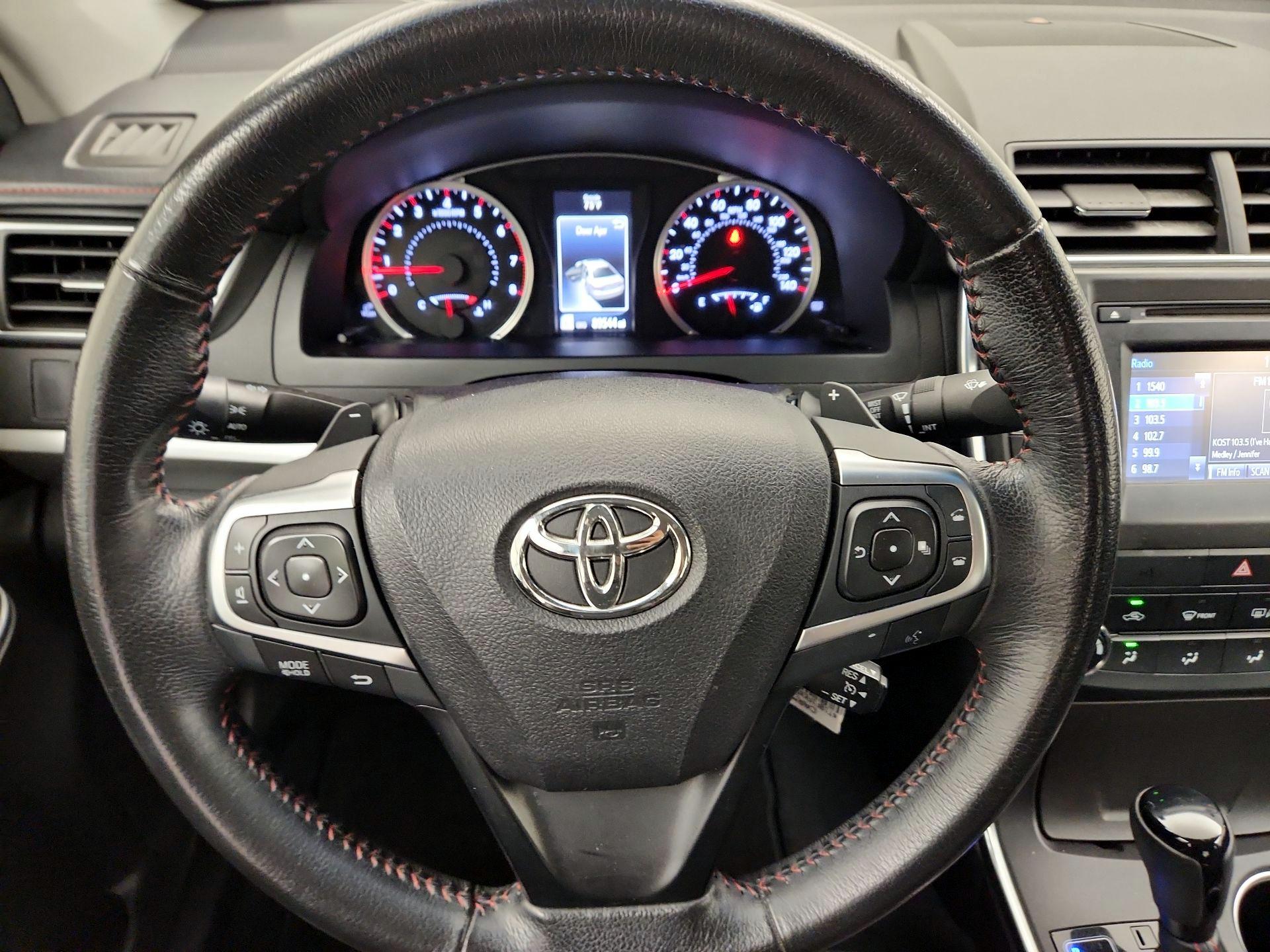 Thumbnail: 2015 Toyota Camry - 10