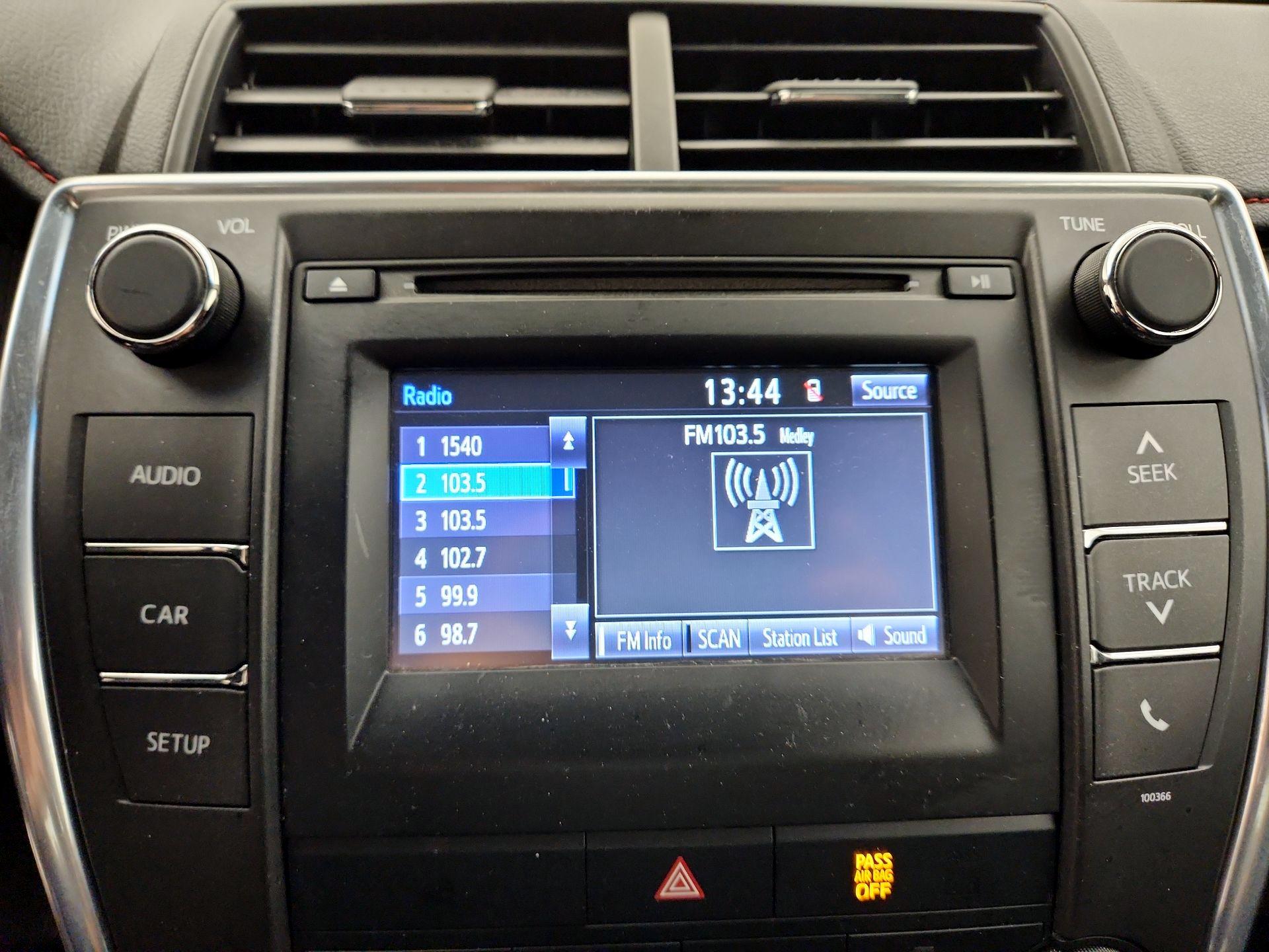 Thumbnail: 2015 Toyota Camry - 14