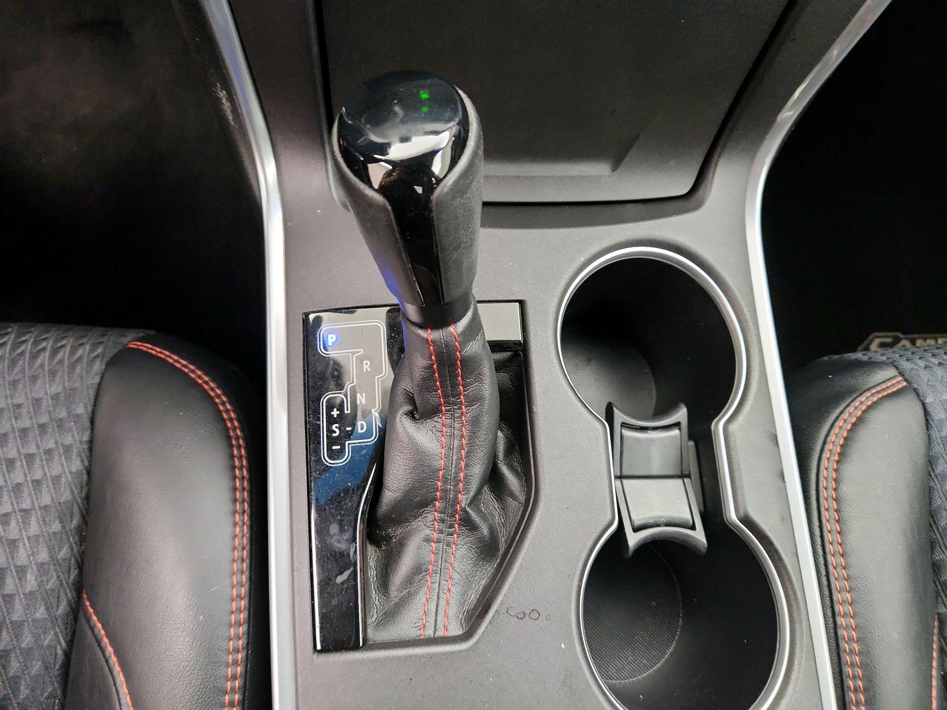 Thumbnail: 2015 Toyota Camry - 16