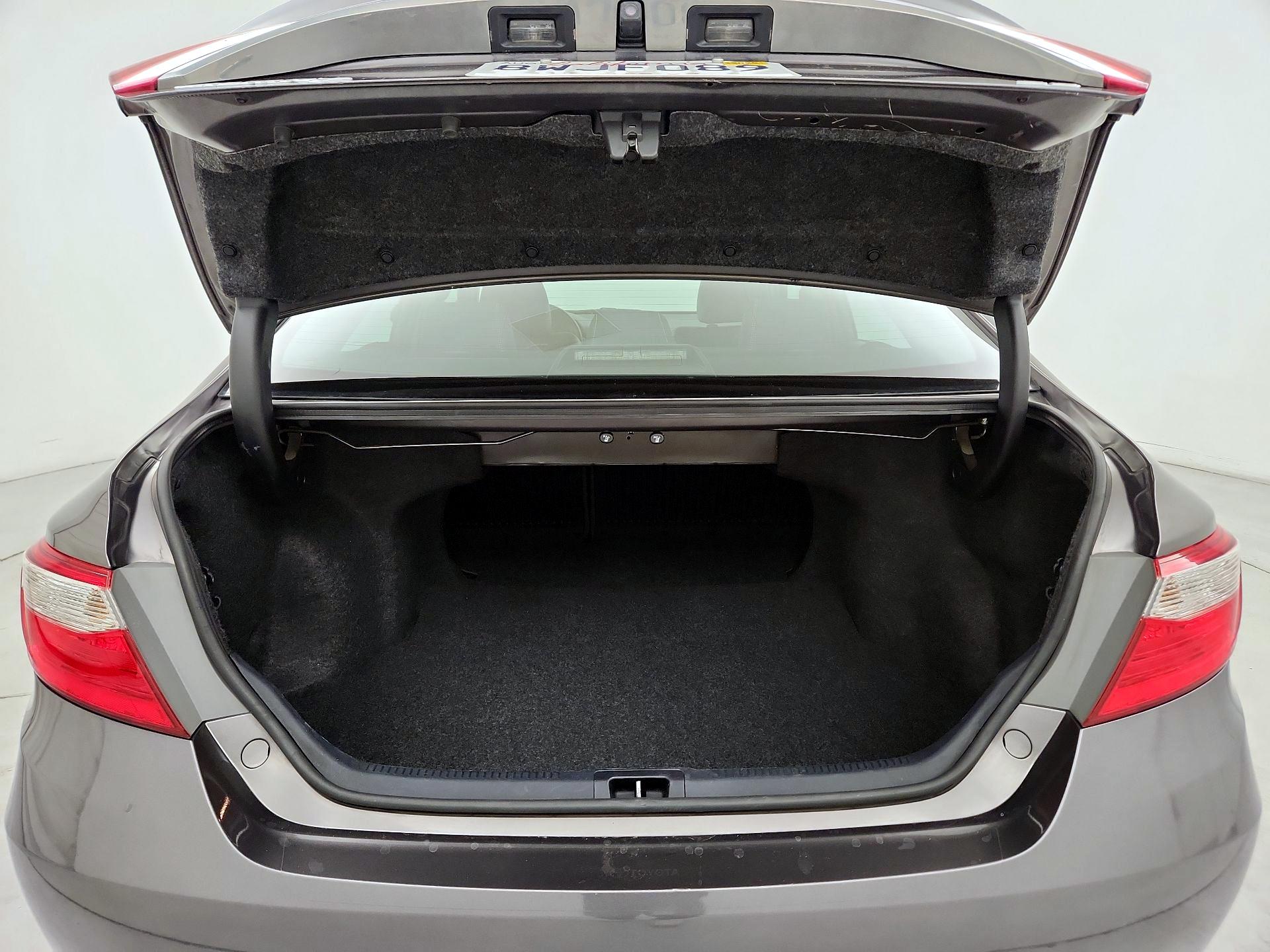 Thumbnail: 2015 Toyota Camry - 19