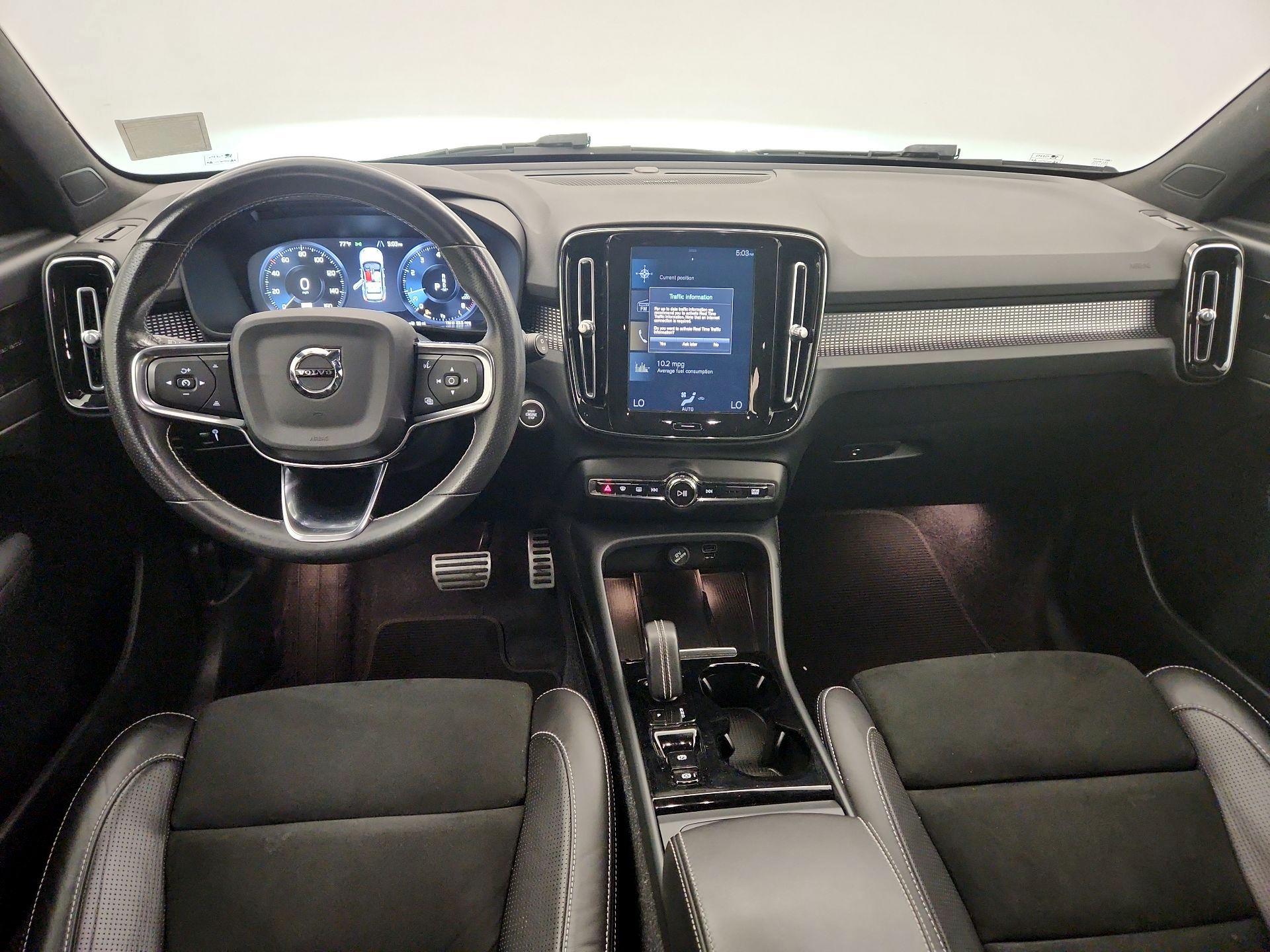 Thumbnail: 2021 Volvo XC40 - 9