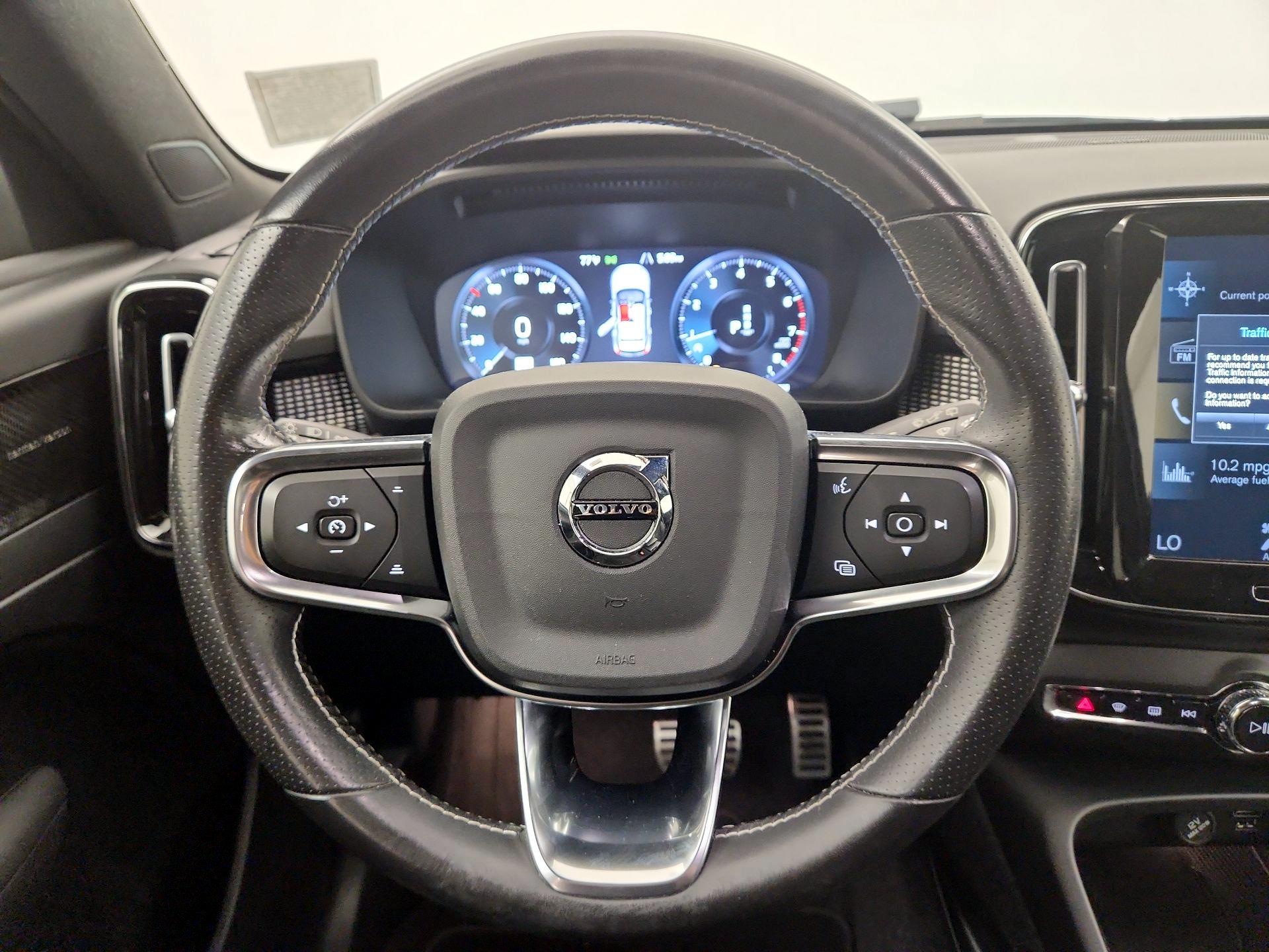 Thumbnail: 2021 Volvo XC40 - 10