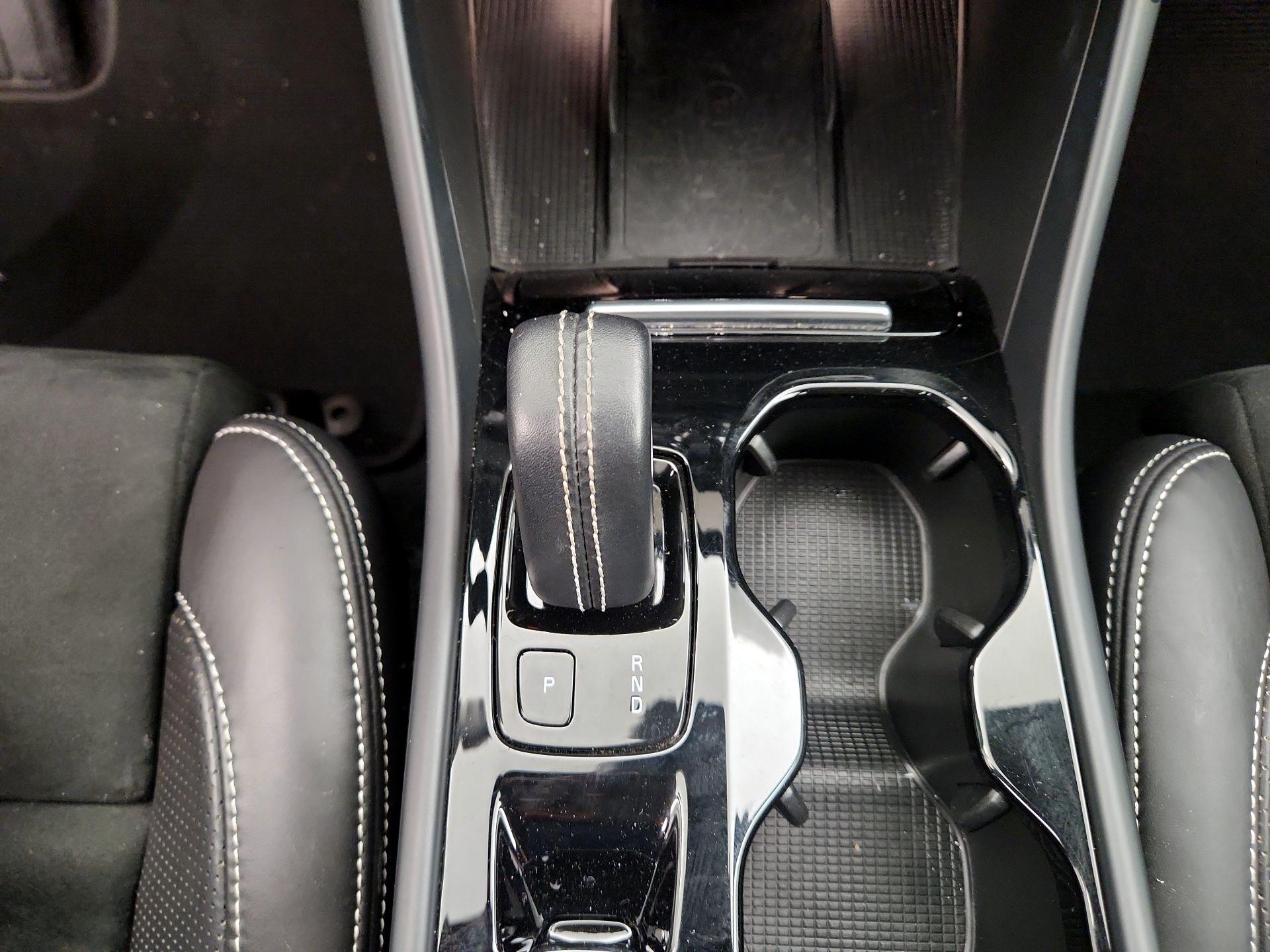 Thumbnail: 2021 Volvo XC40 - 18
