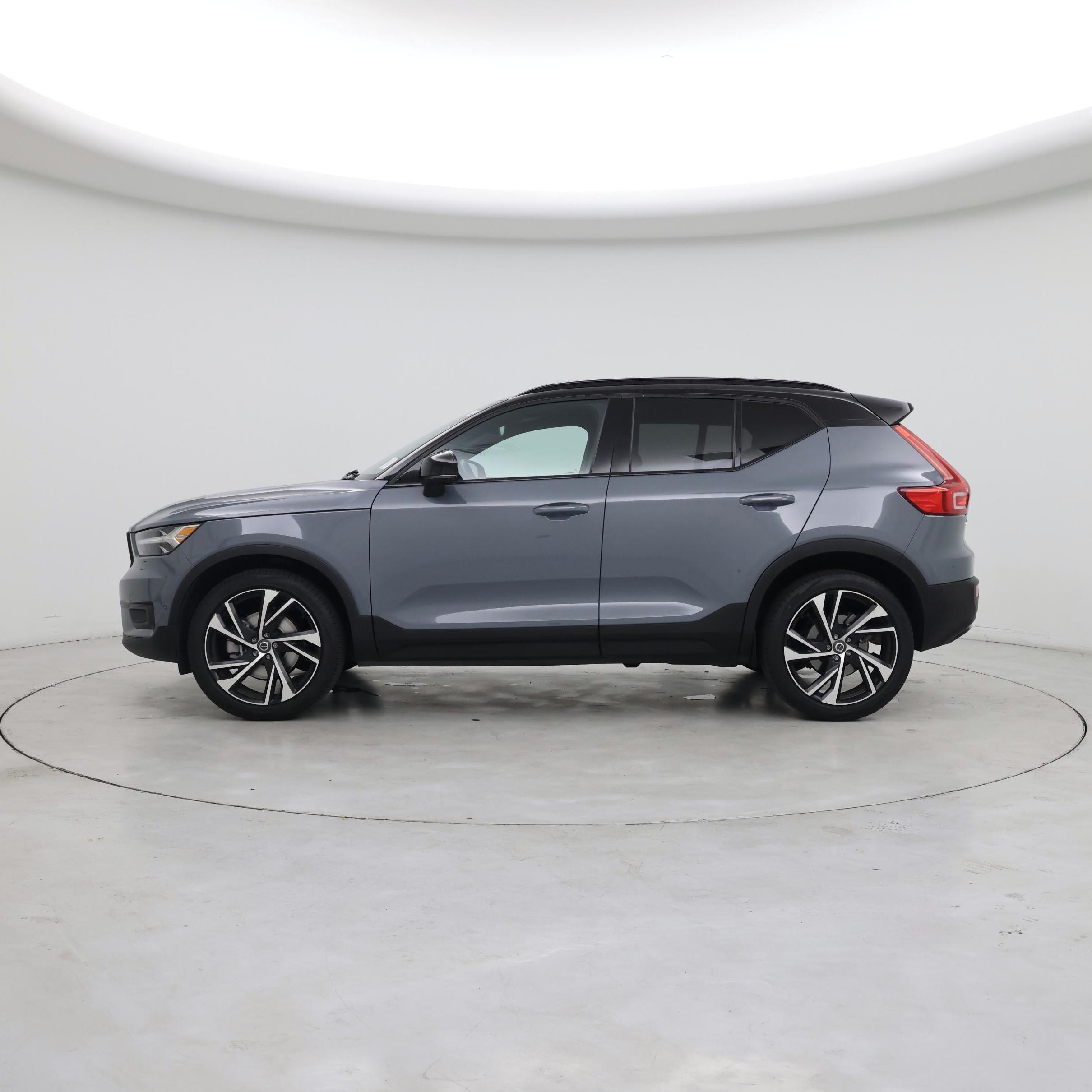Thumbnail: 2021 Volvo XC40 - 3