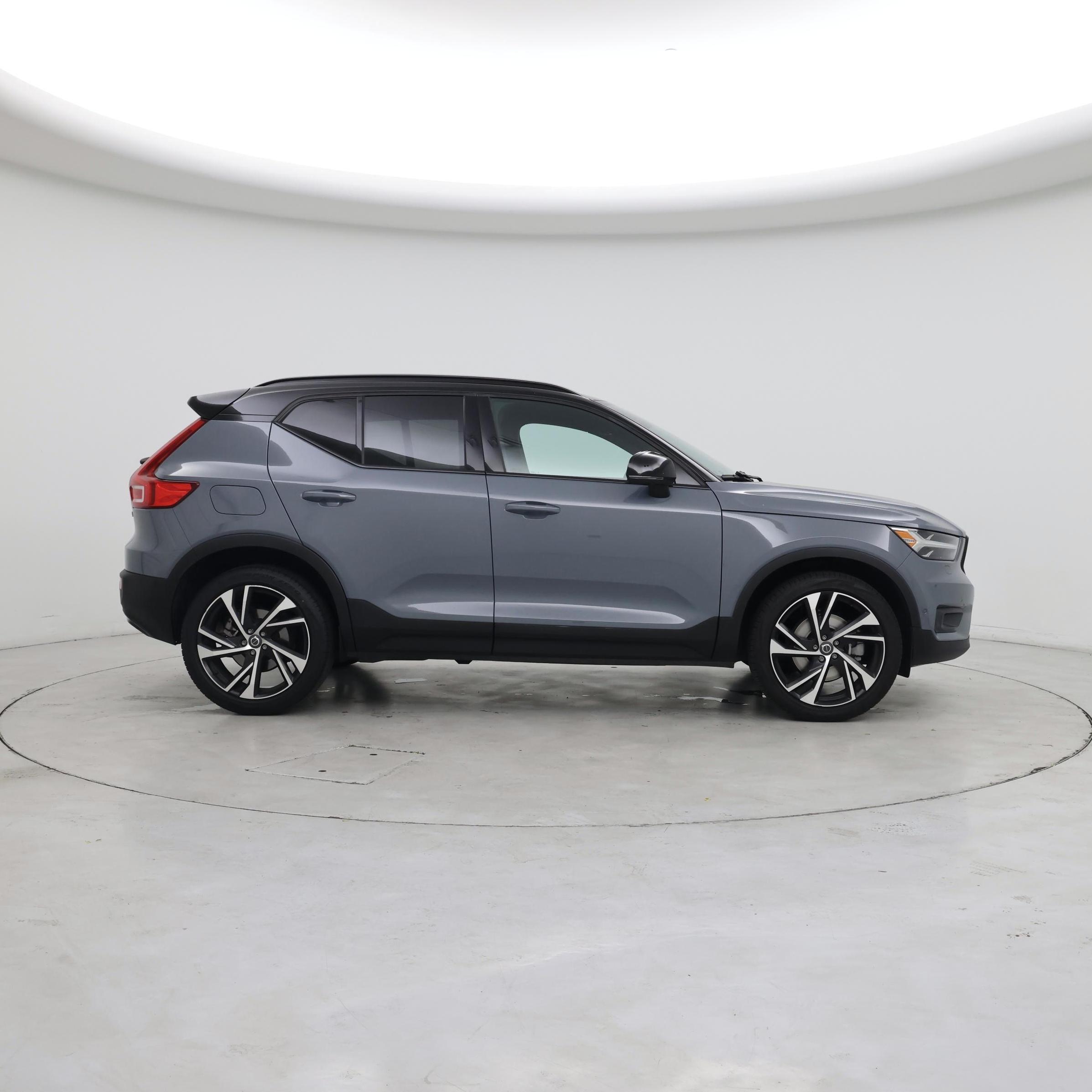 Thumbnail: 2021 Volvo XC40 - 7