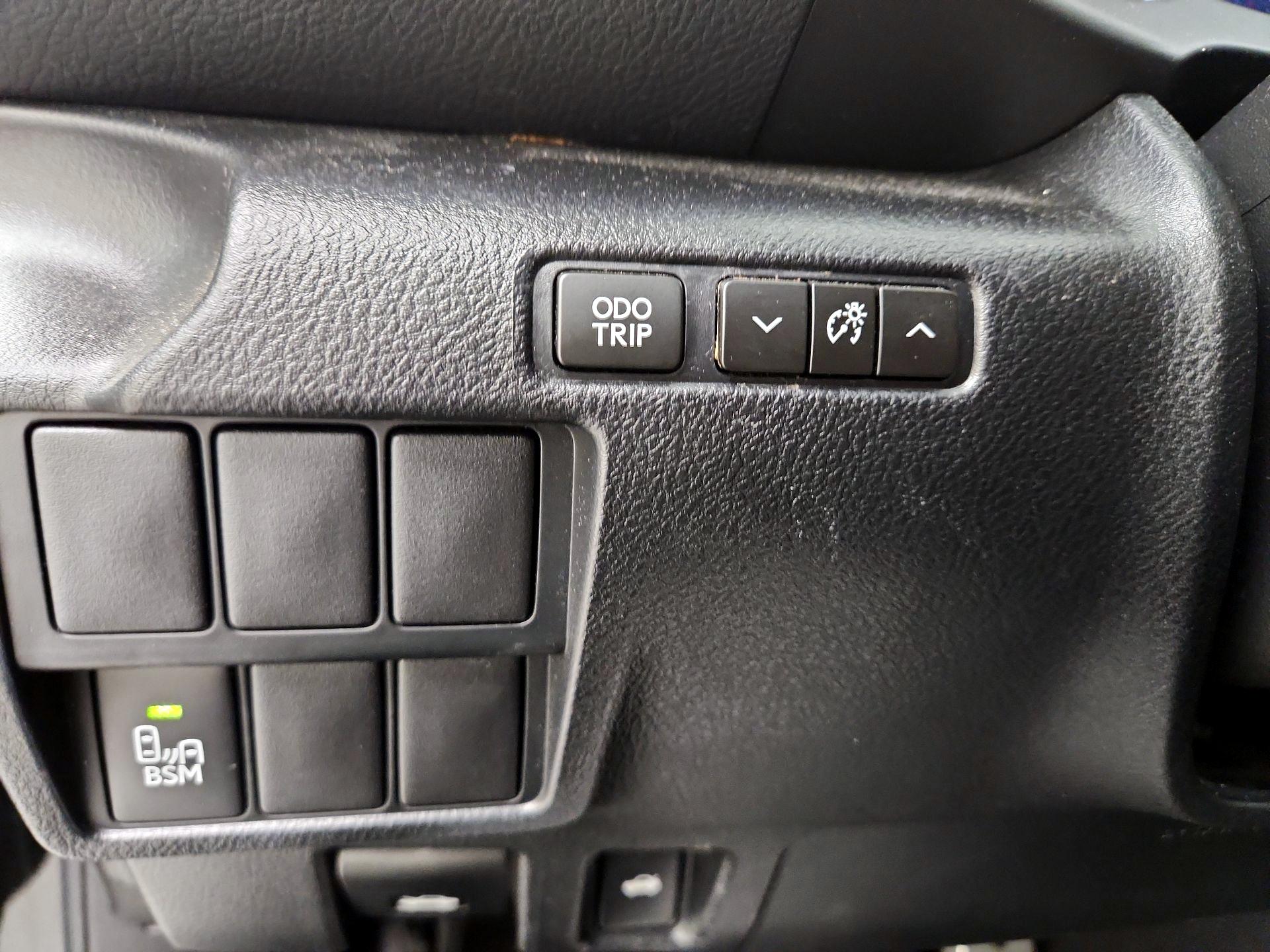 Thumbnail: 2015 Lexus IS - 13