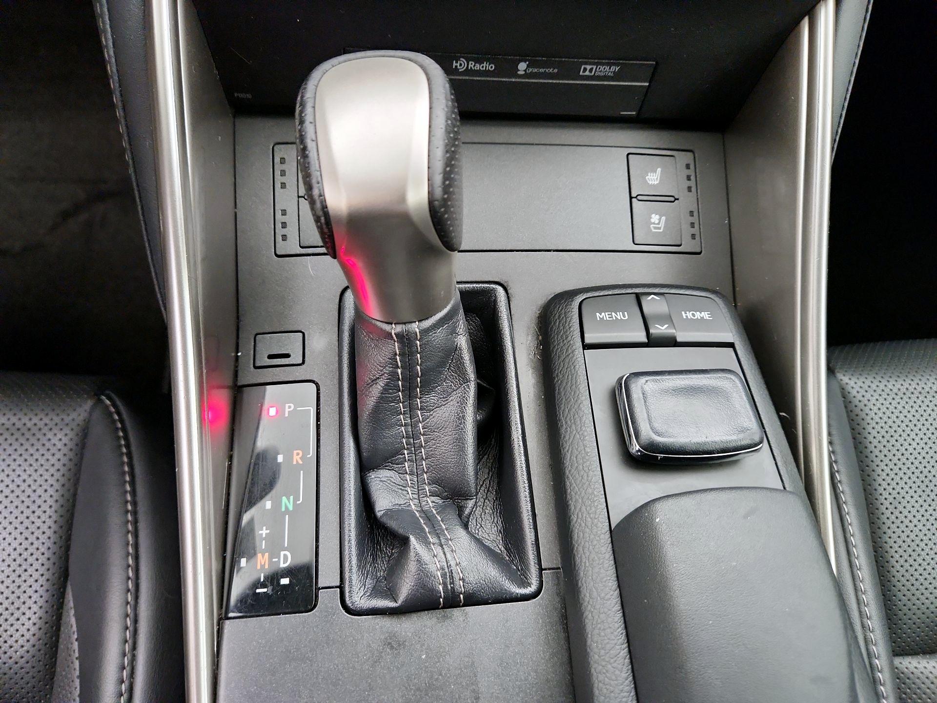 Thumbnail: 2015 Lexus IS - 18