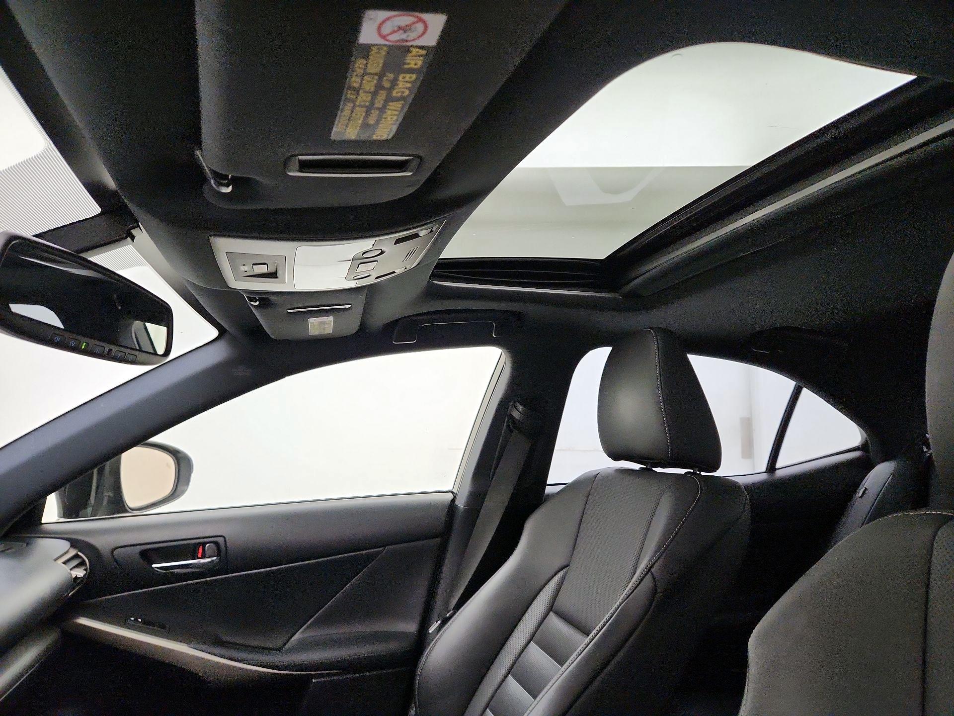 Thumbnail: 2015 Lexus IS - 20