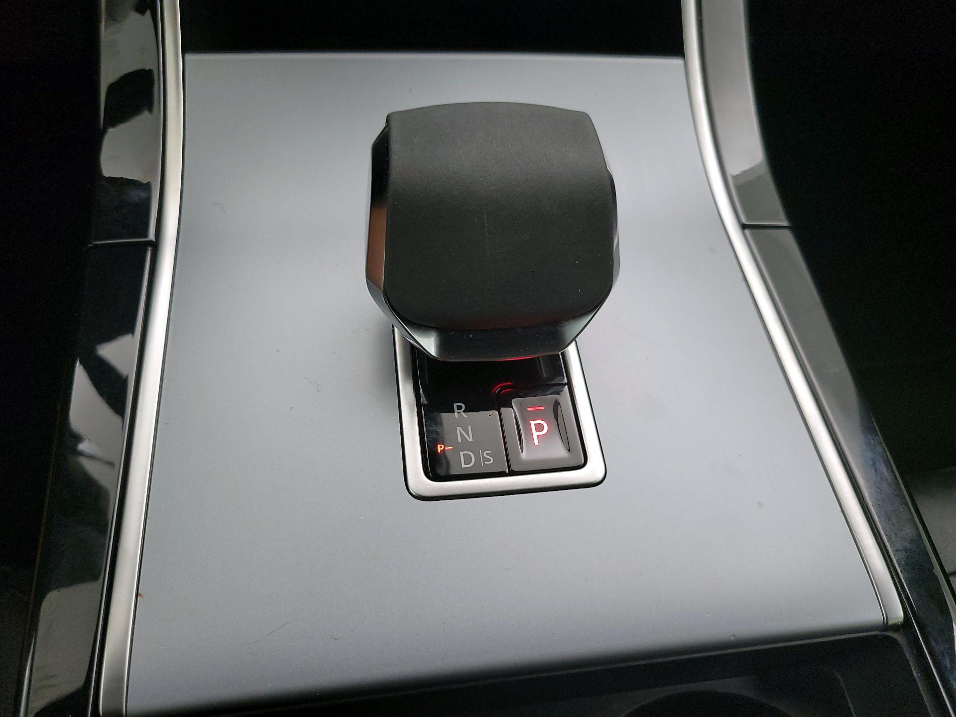 Thumbnail: 2024 Land Rover Range Rover Evoque - 18