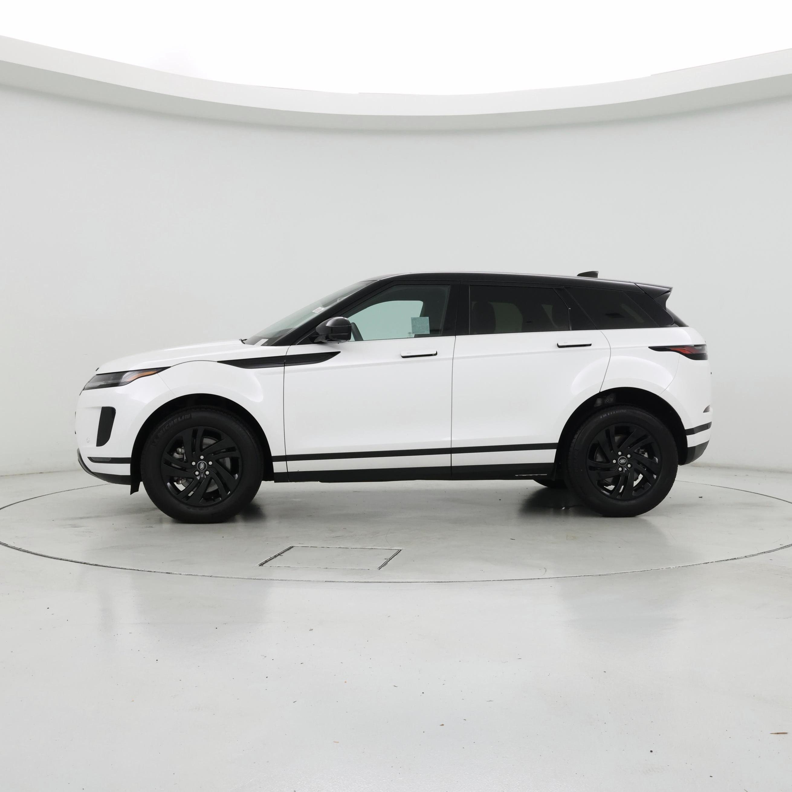 Thumbnail: 2024 Land Rover Range Rover Evoque - 3