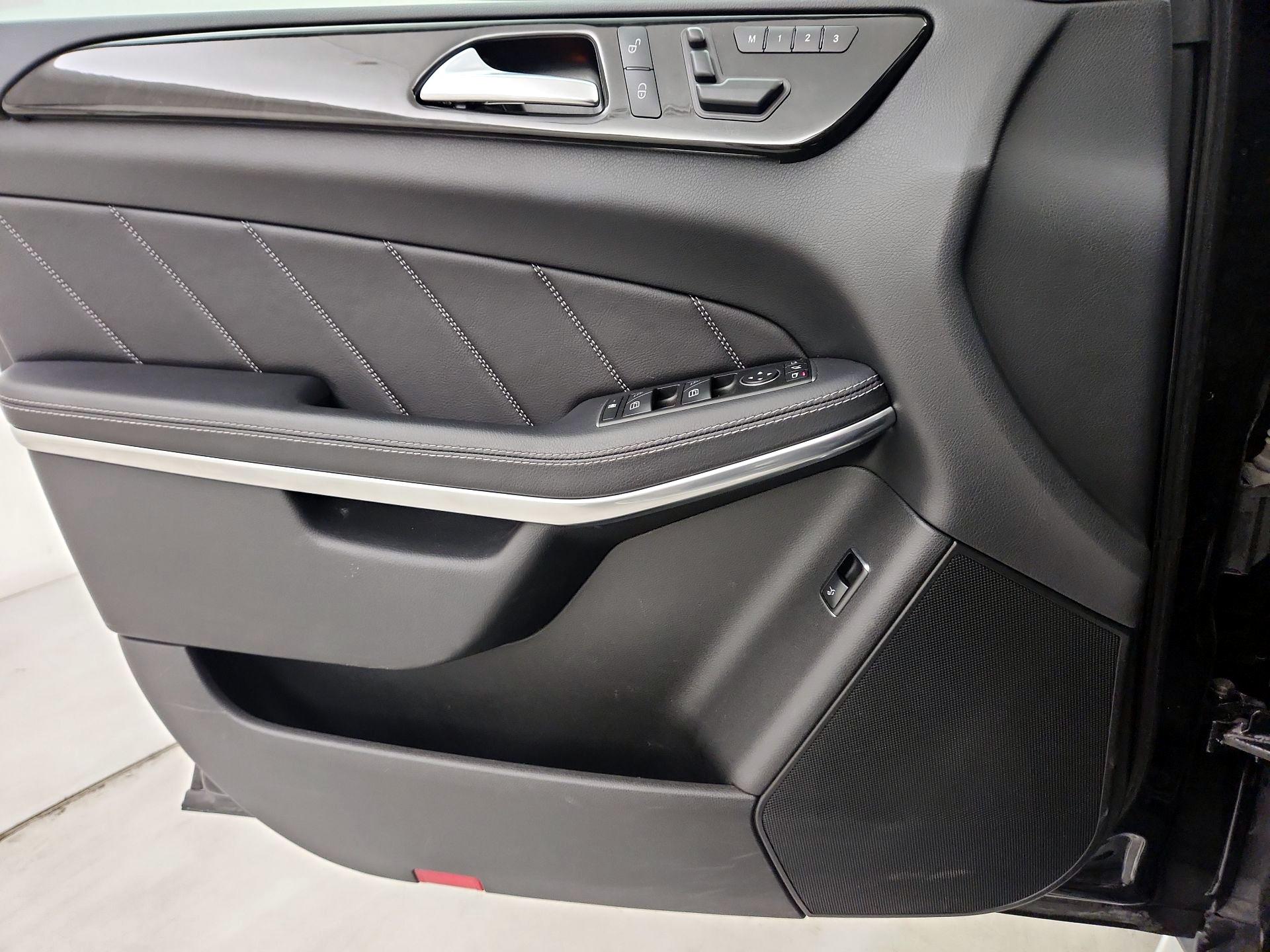 Thumbnail: 2015 Mercedes-Benz GL-Class - 12